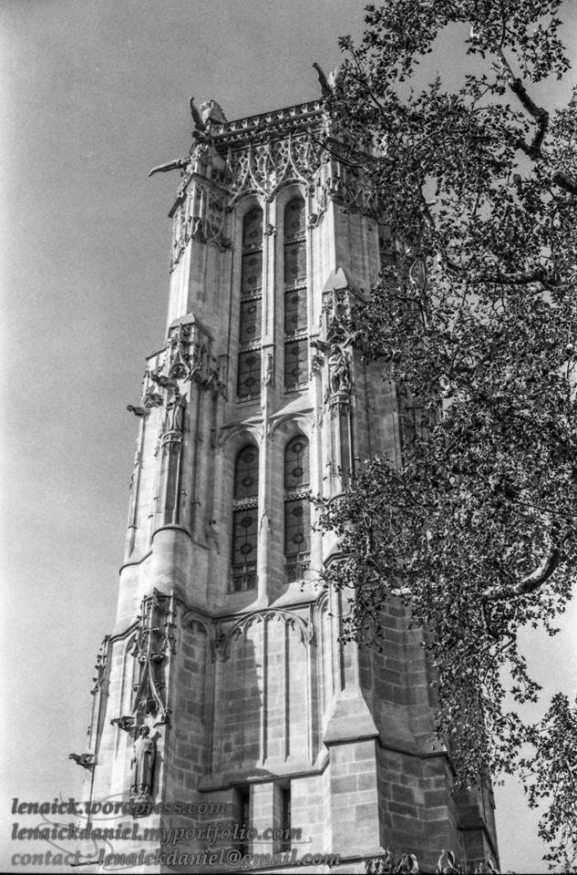 Tour Saint-Jacques de jour, pellicule 35mm