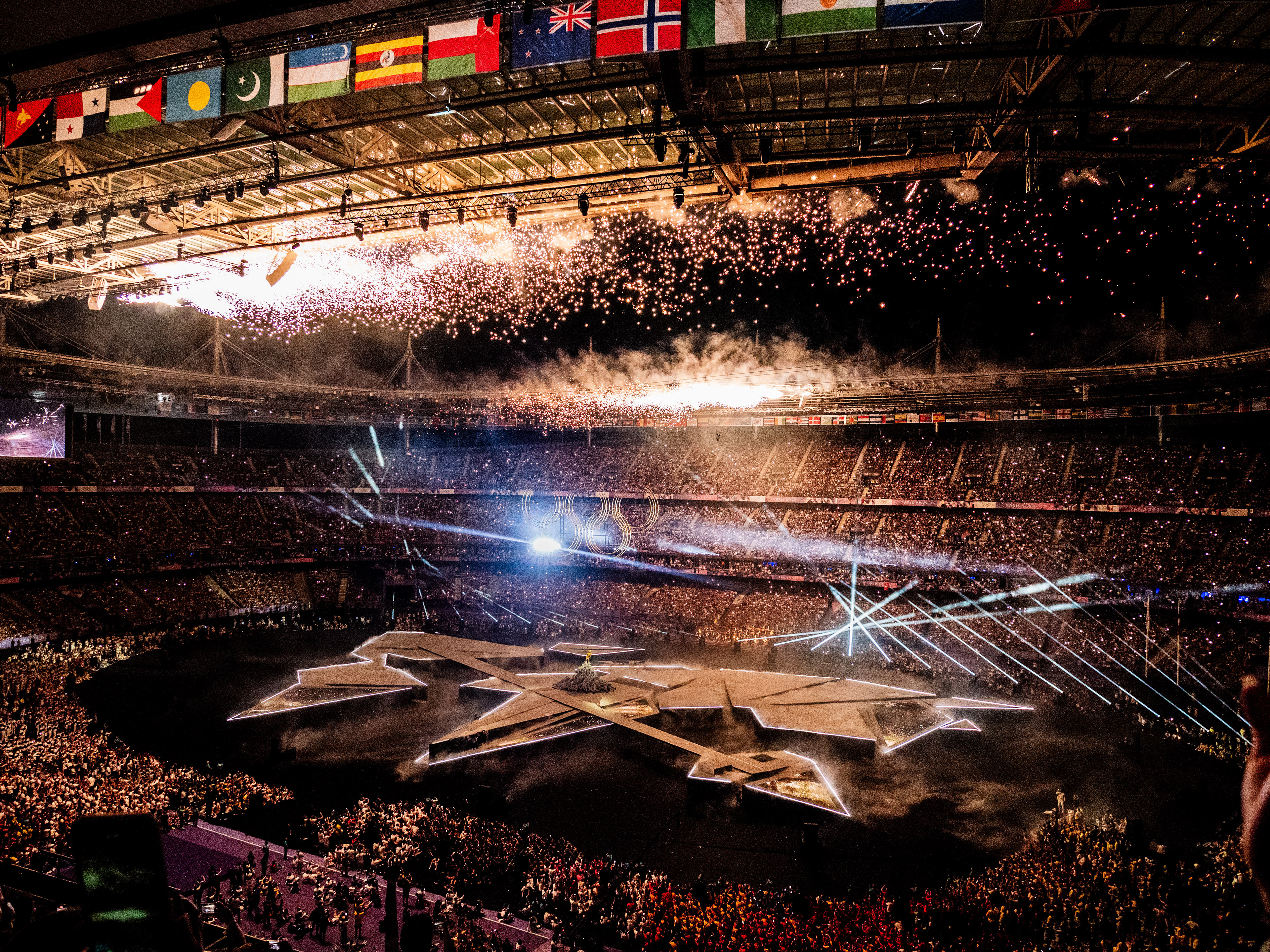 Elevation des anneaux olympiques, stade de France