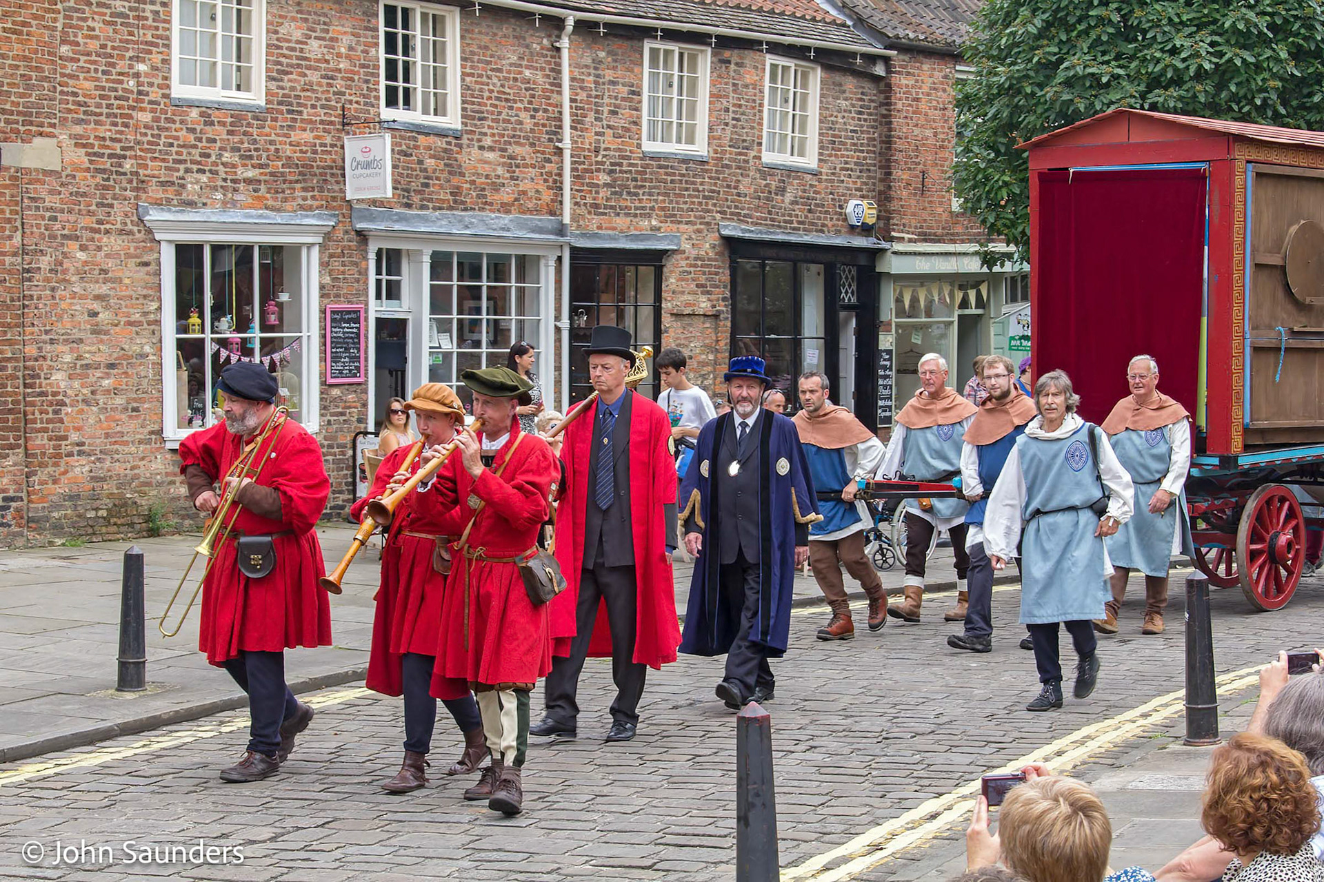Procession entering College Green
