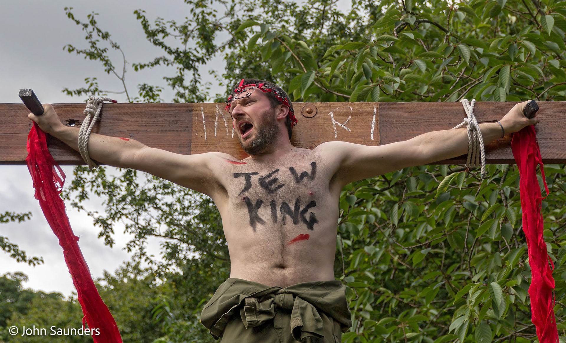 The Crucifixion and The Death of Christ, Dean's Park