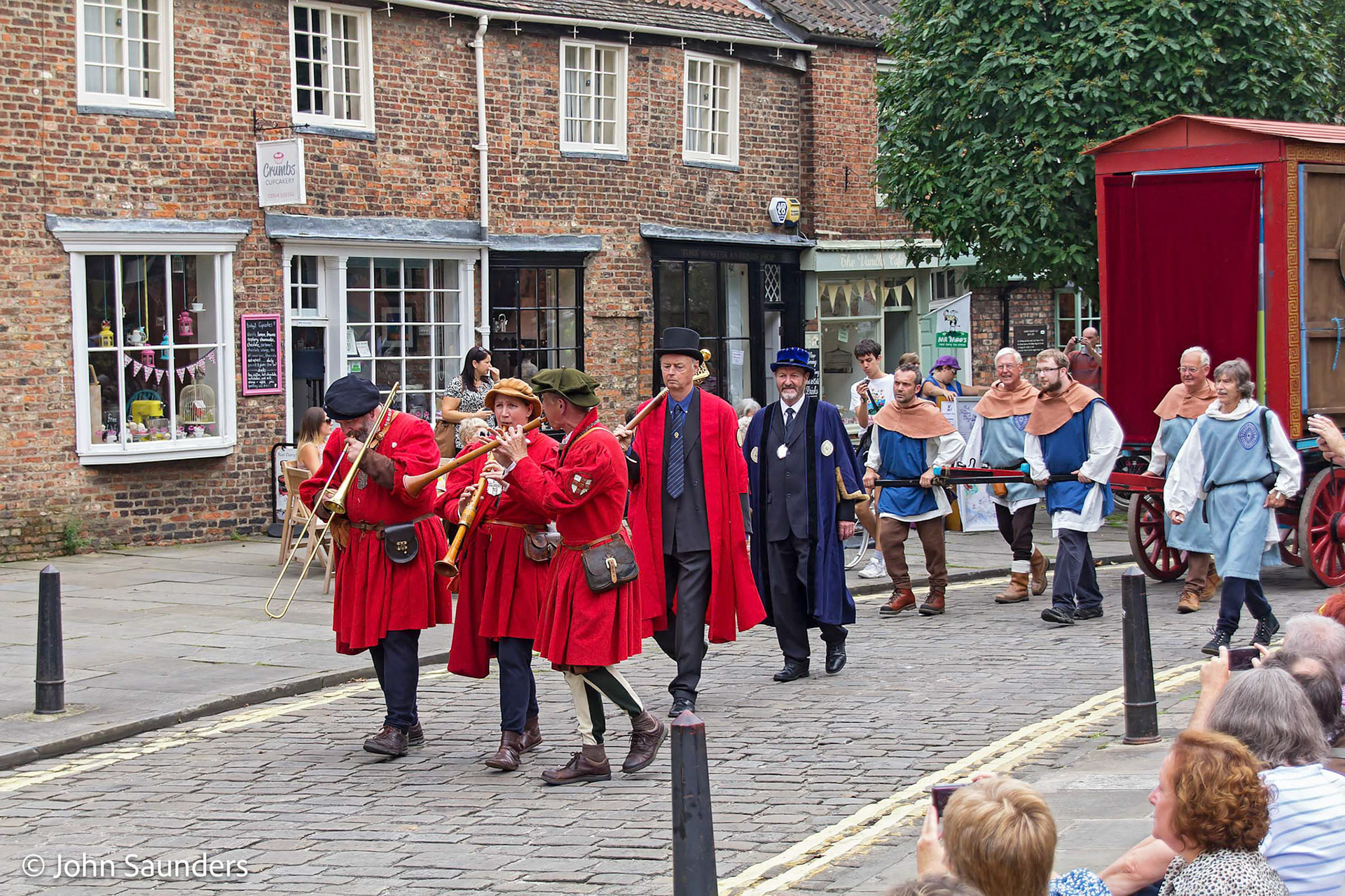 Procession entering College Green