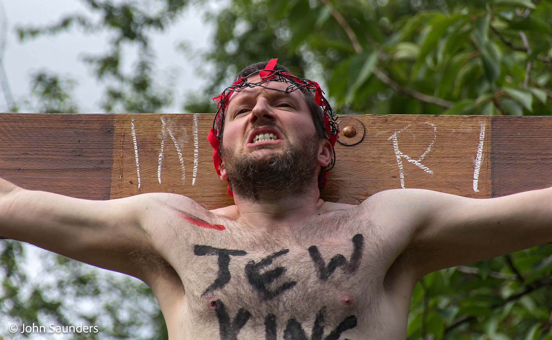 The Crucifixion and The Death of Christ, Dean's Park