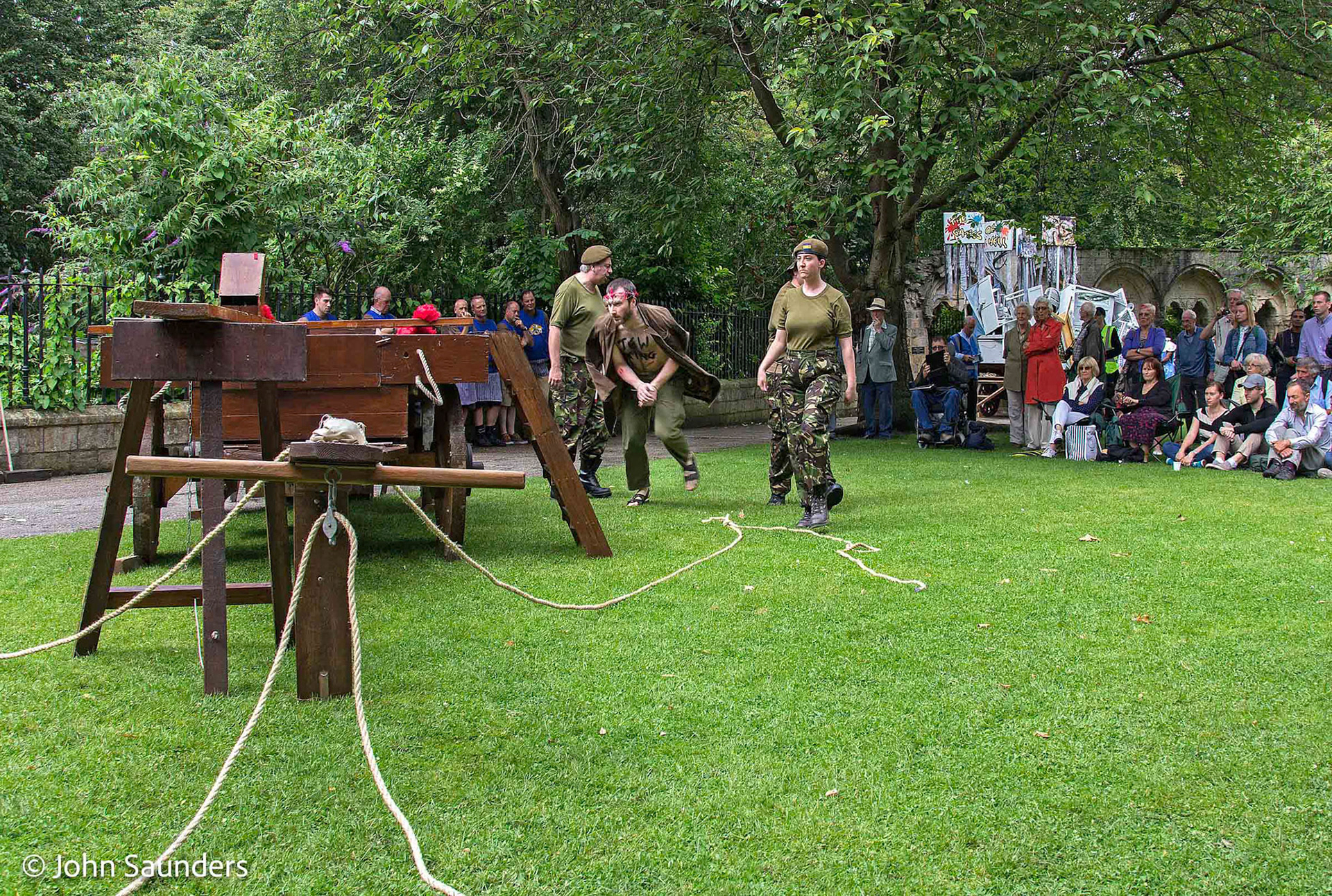 The Crucifixion and The Death of Christ, Dean's Park