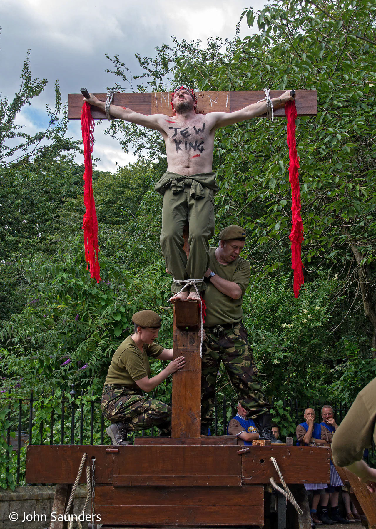 The Crucifixion and The Death of Christ, Dean's Park