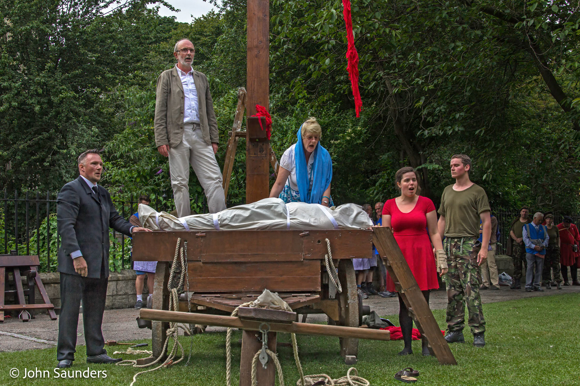 The Crucifixion and The Death of Christ, Dean's Park