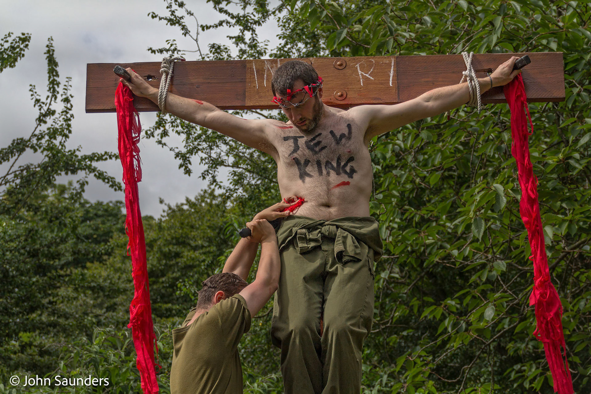 The Crucifixion and The Death of Christ, Dean's Park