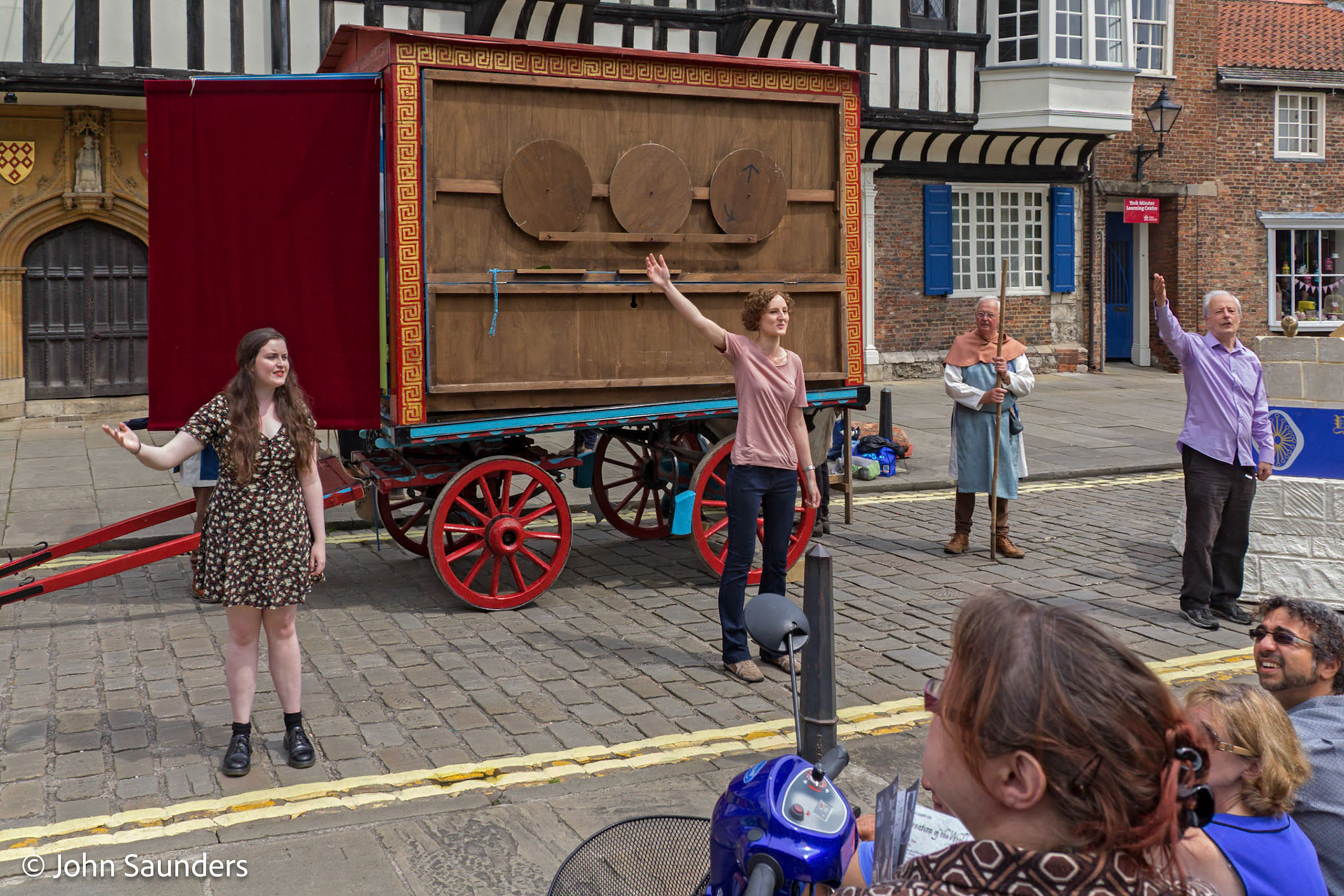 Chorus, College Green