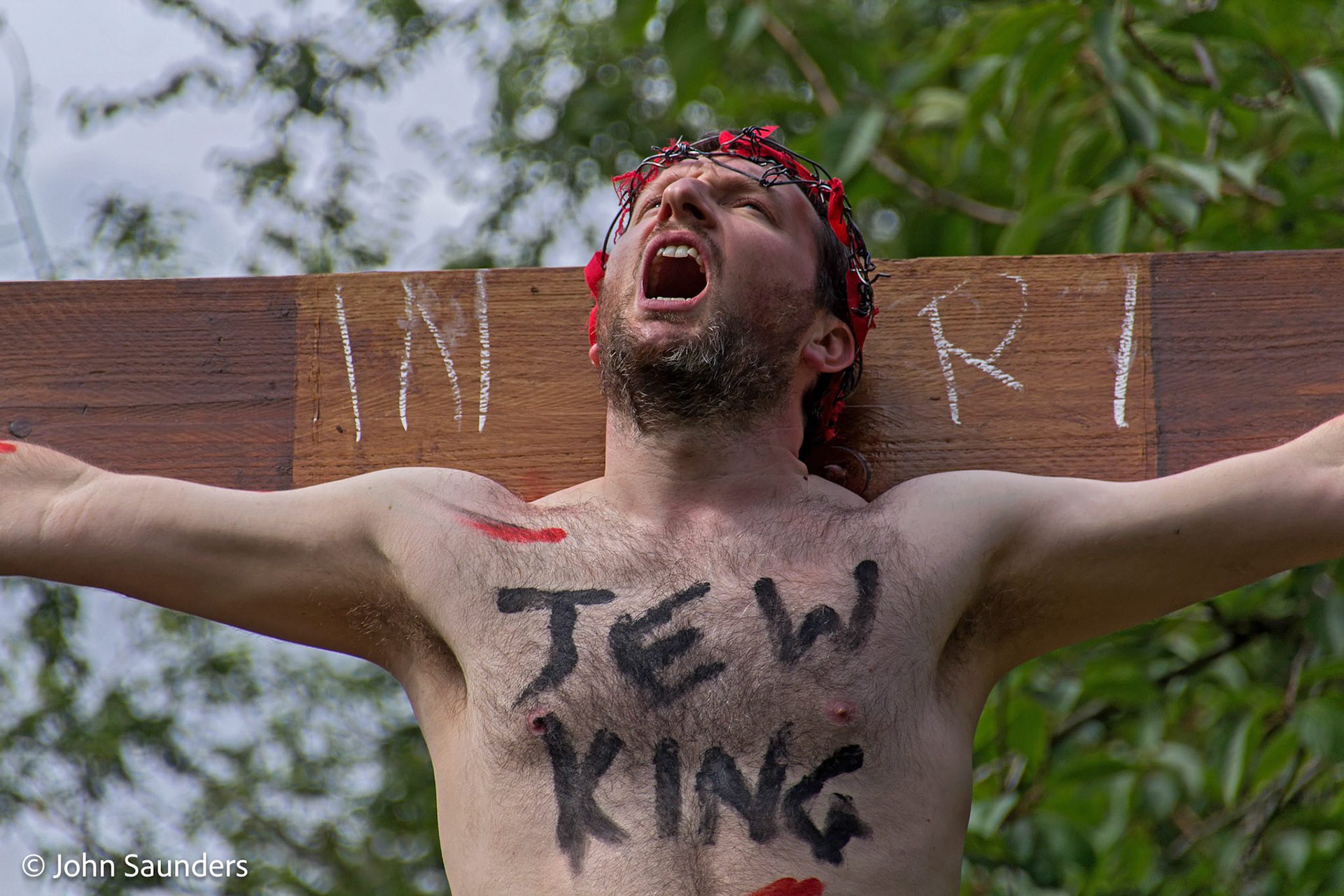 The Crucifixion and The Death of Christ, Dean's Park