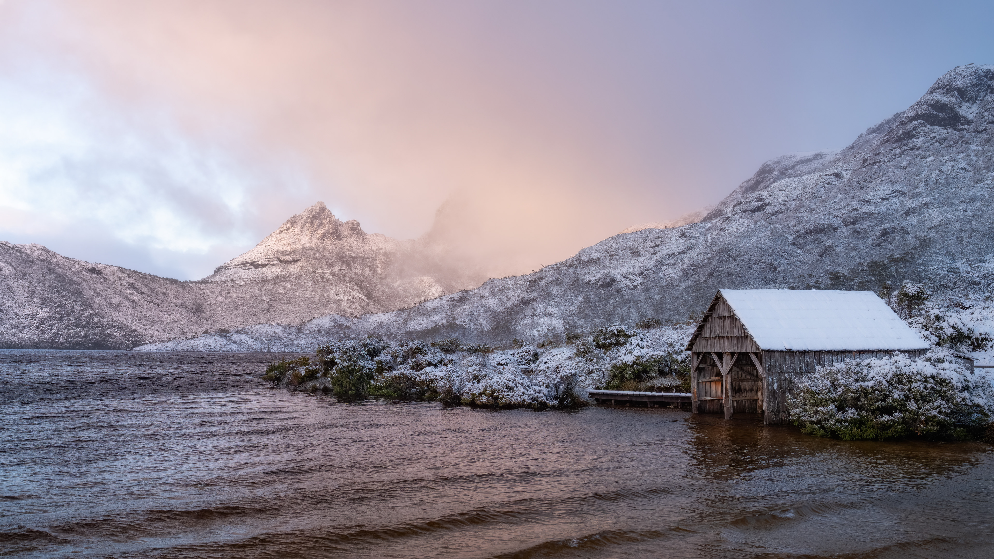 Dove Lake Boatshed (16:9/1:2)
