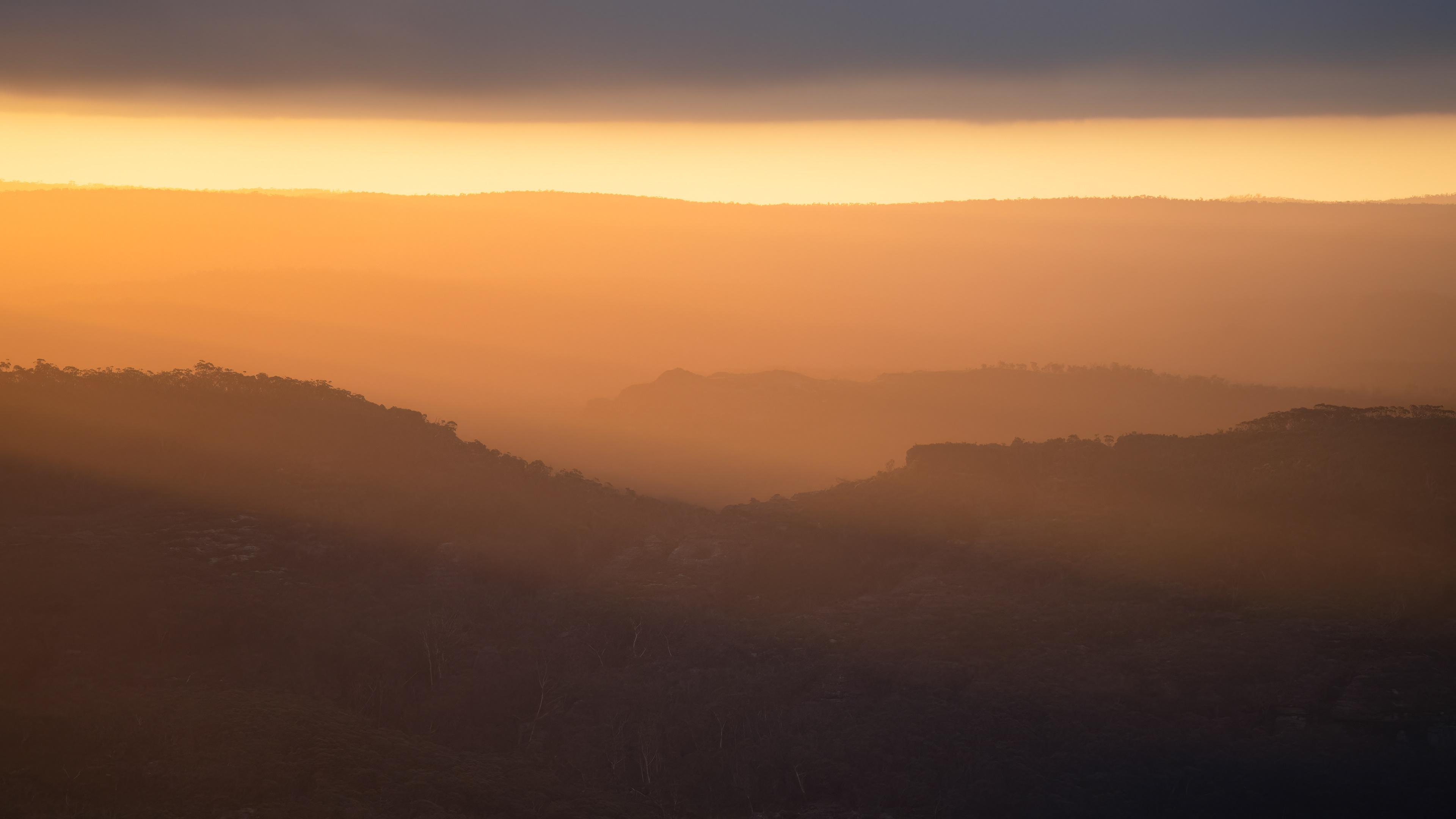 Blue Mountains Sunset (2:3/16:9)