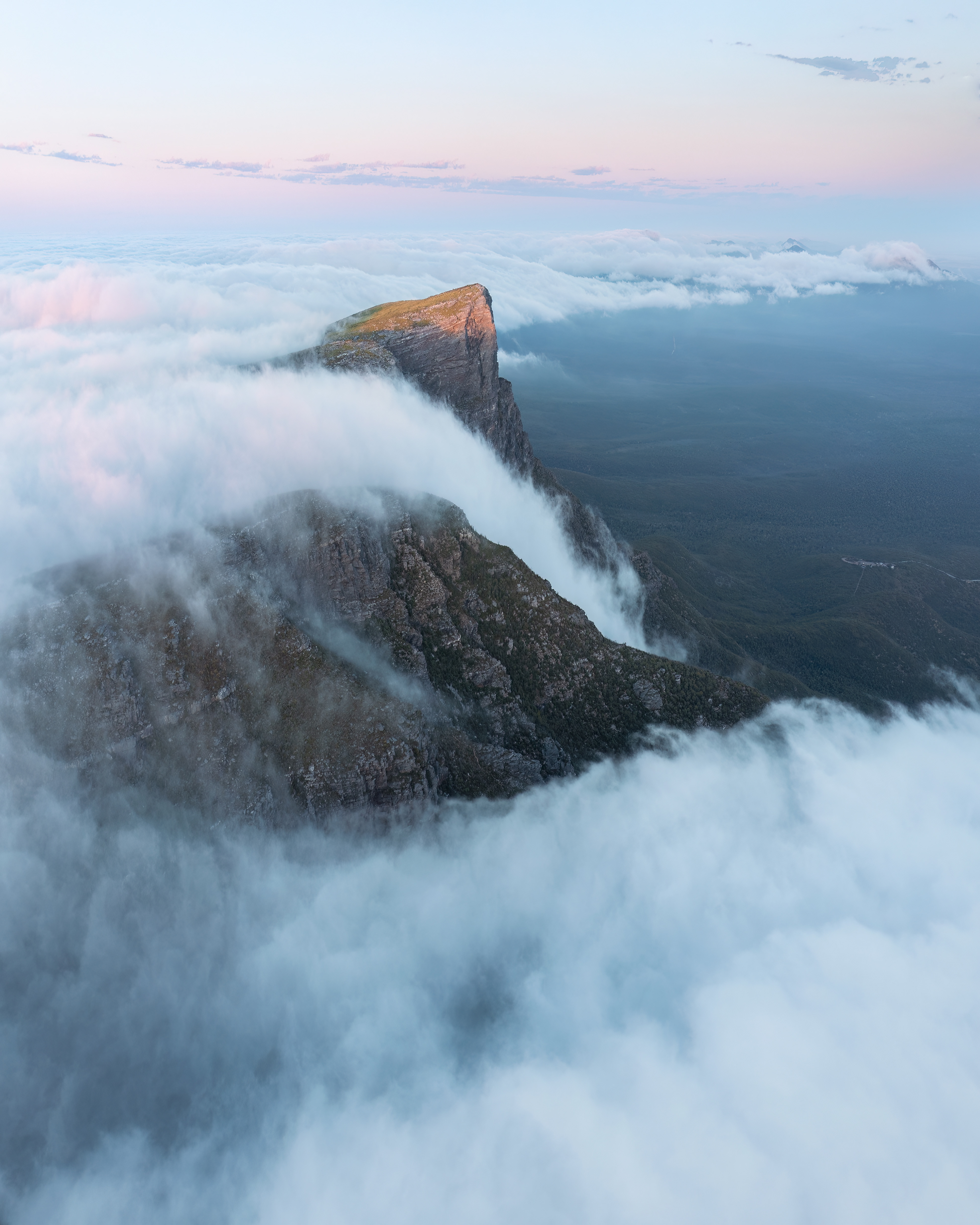 Bluff Knoll Fog "Waterfall"