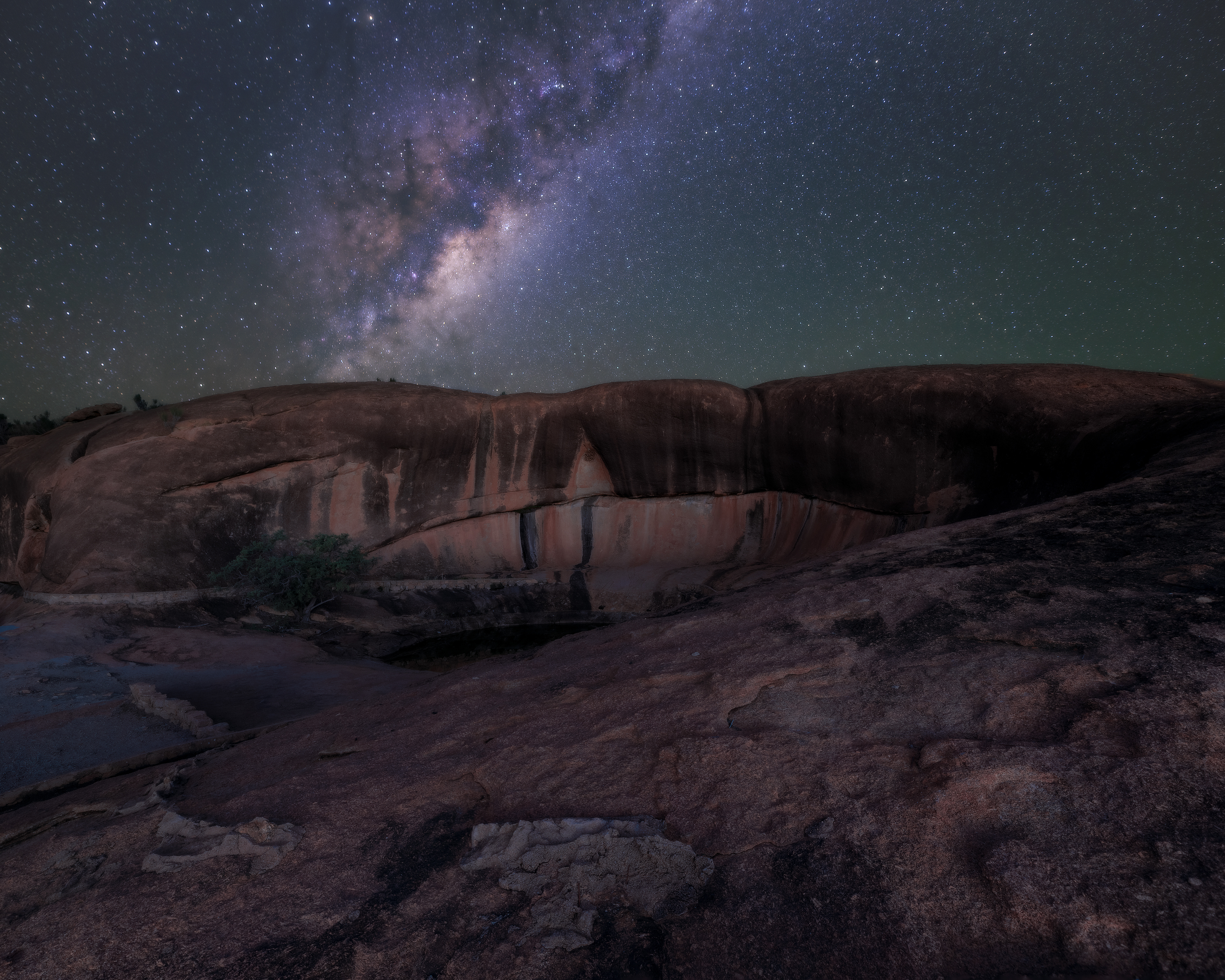 Beringbooding Rock & Milky Way