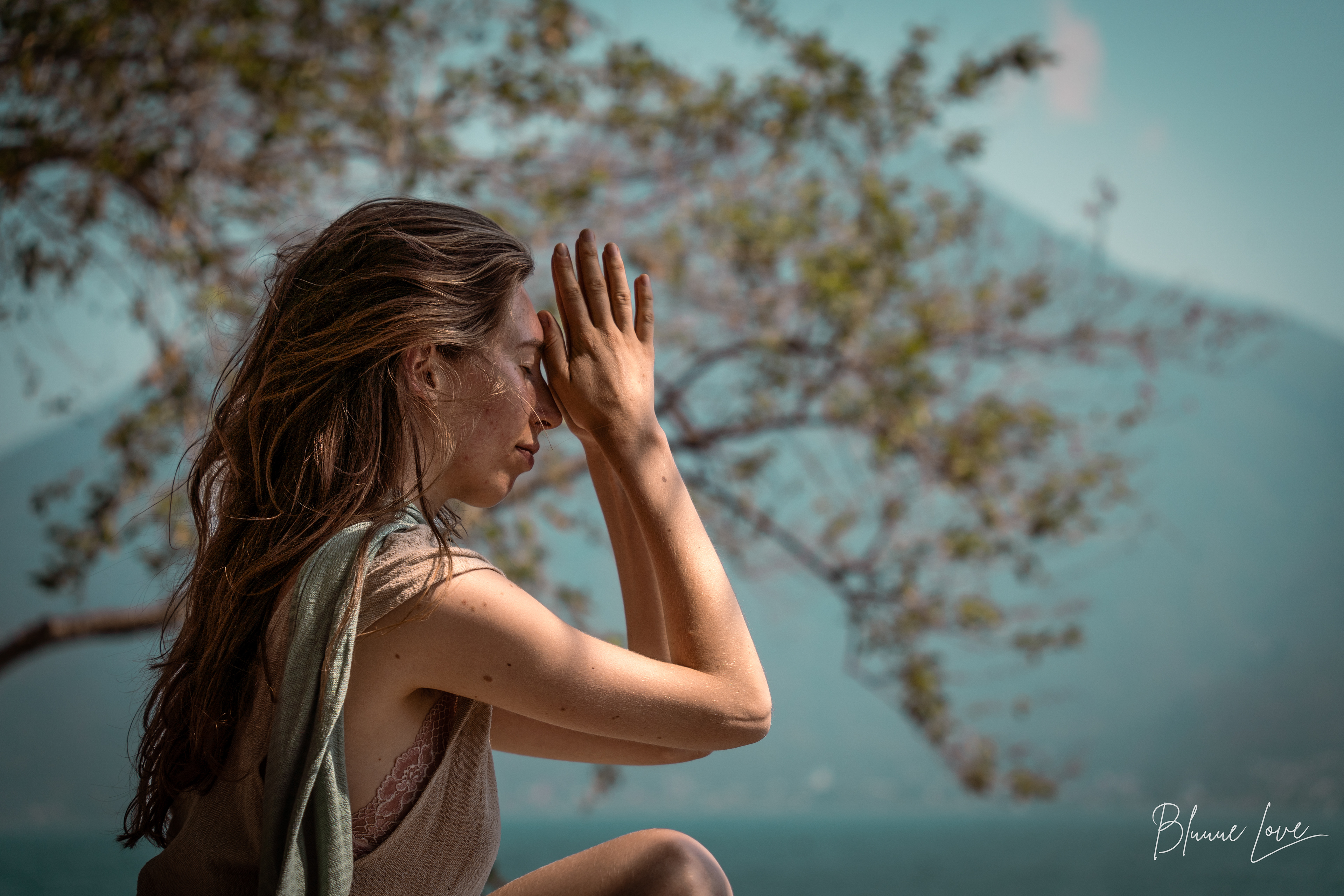 Ceremonial photo shoot with Janinne