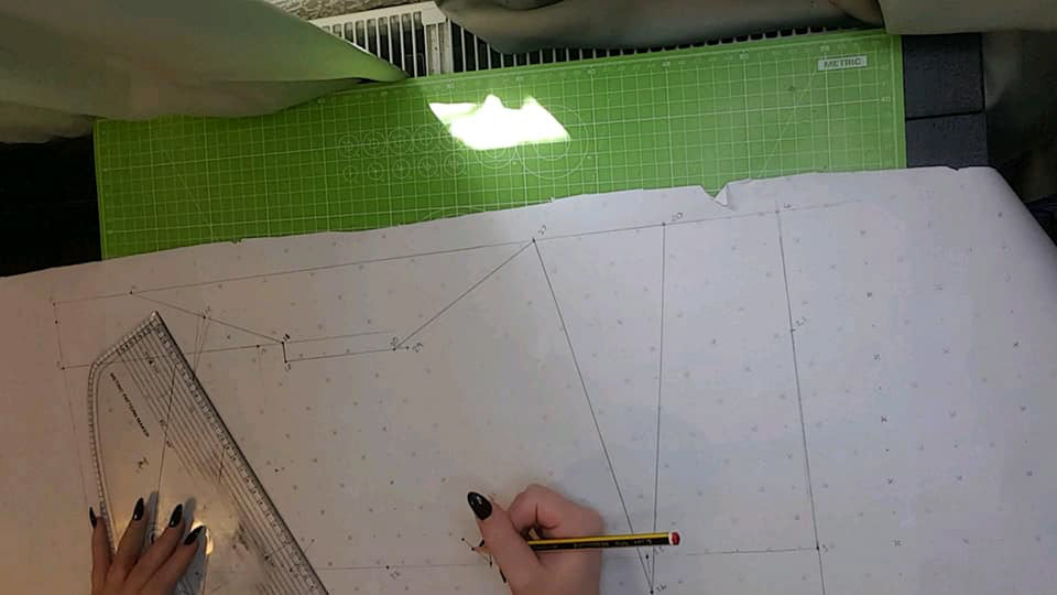Flat Pattern Drafting: General bodice block from Winnifred Aldrich's pattern drafting book