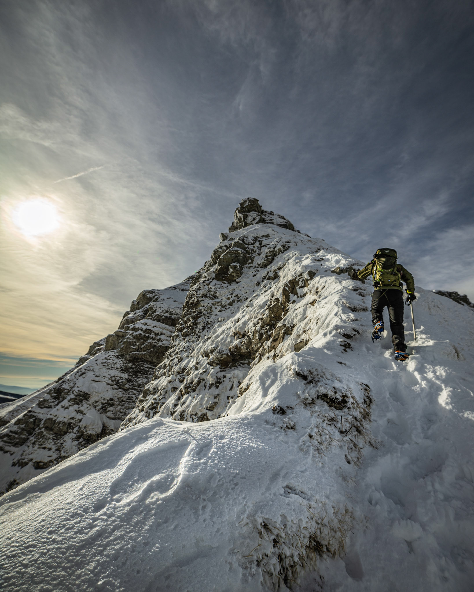 Winter mountaineering in the Apennines, up to Corno alle Scale