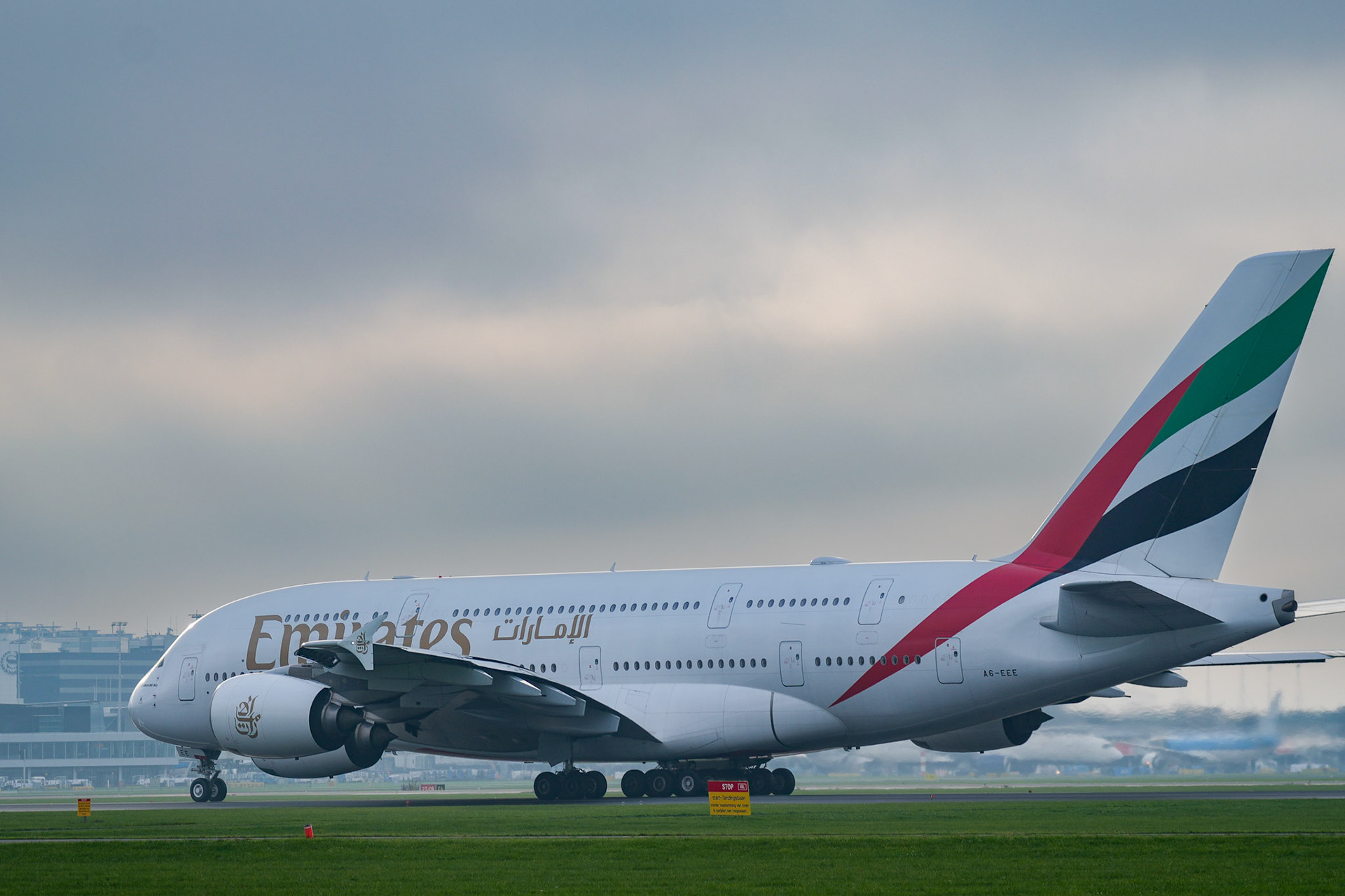 Airbus A380-661