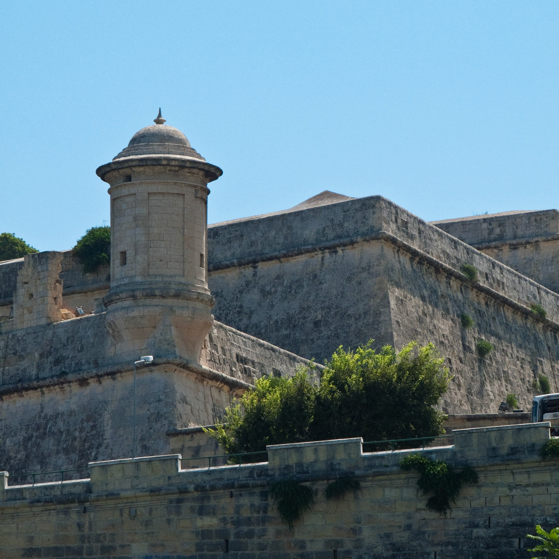 La valette vue de la mer. Tout est fortifié