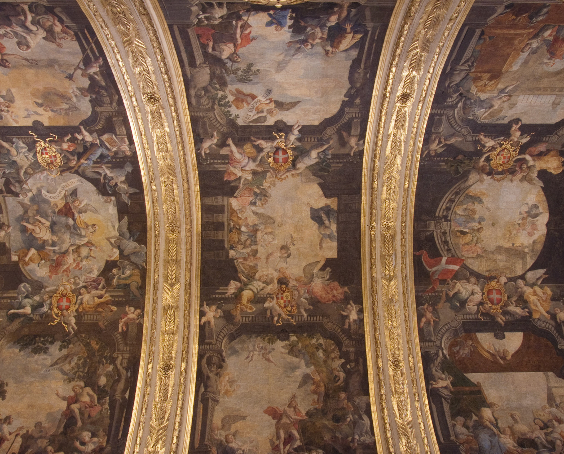 Co Cathedrale Saint John. C'est doré de partout