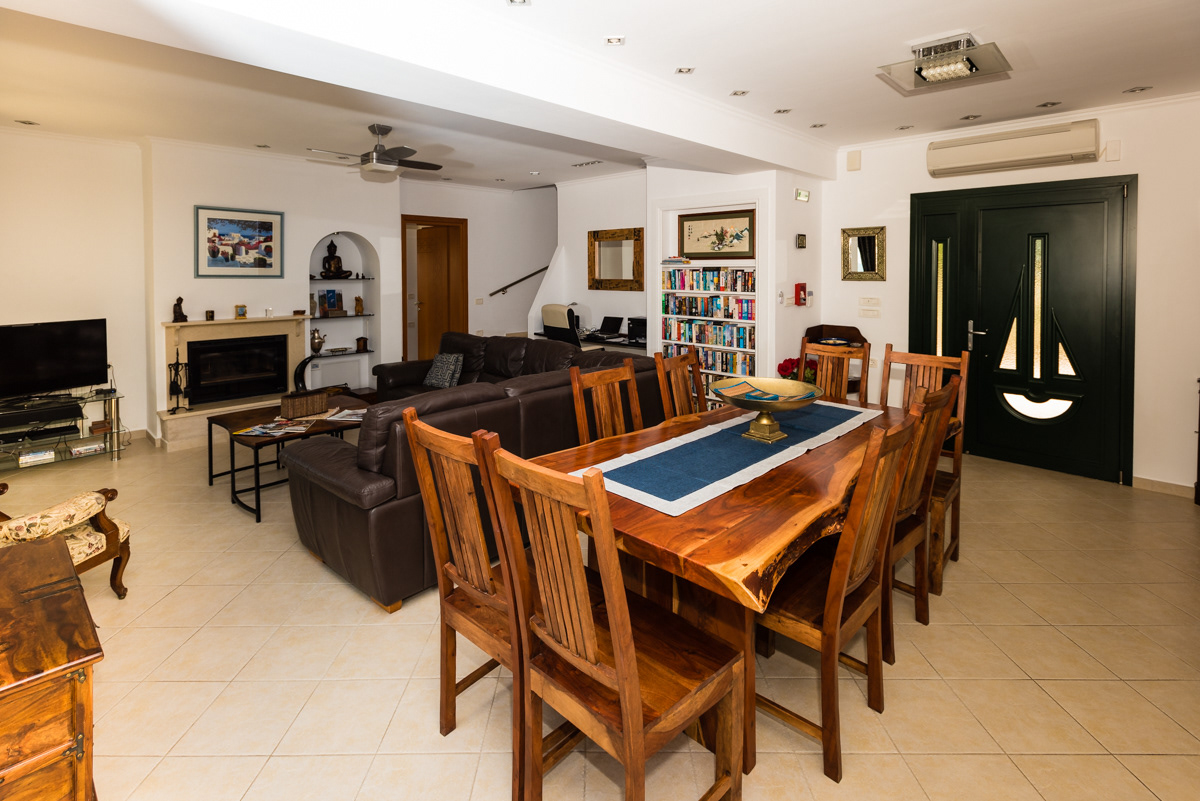 Spacious open-plan living and dining room — perfect for family meals and relaxed evenings together