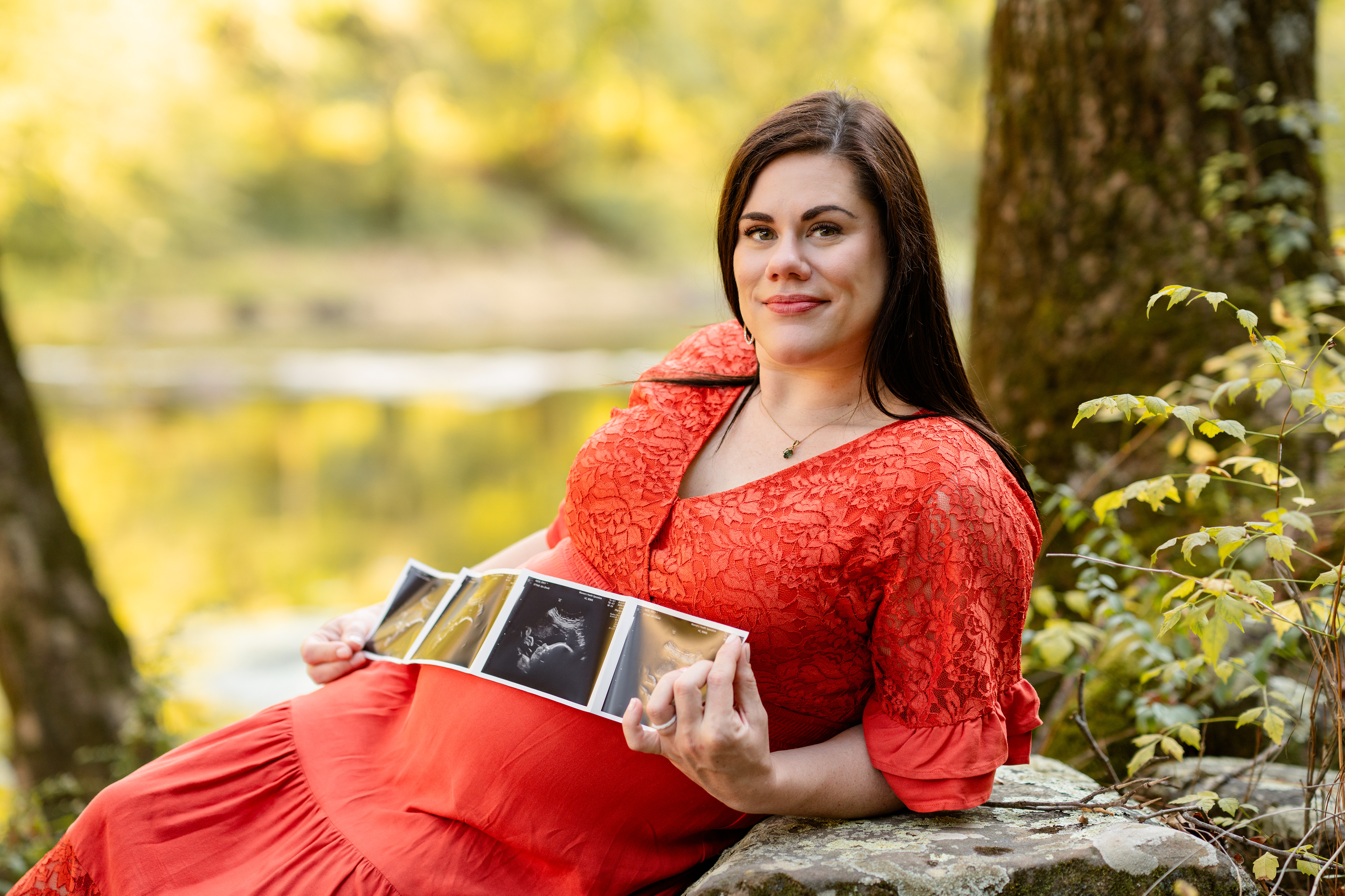 Expecting mom with her sonogram
