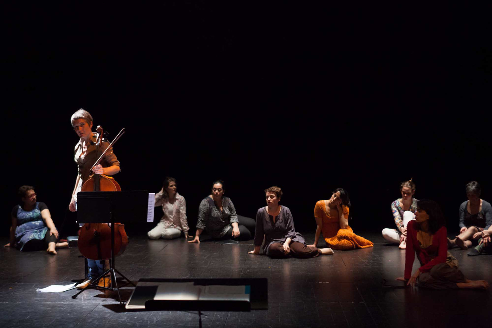 Revenante, pièces pour douze voix solistes, petit choeur et violoncelle