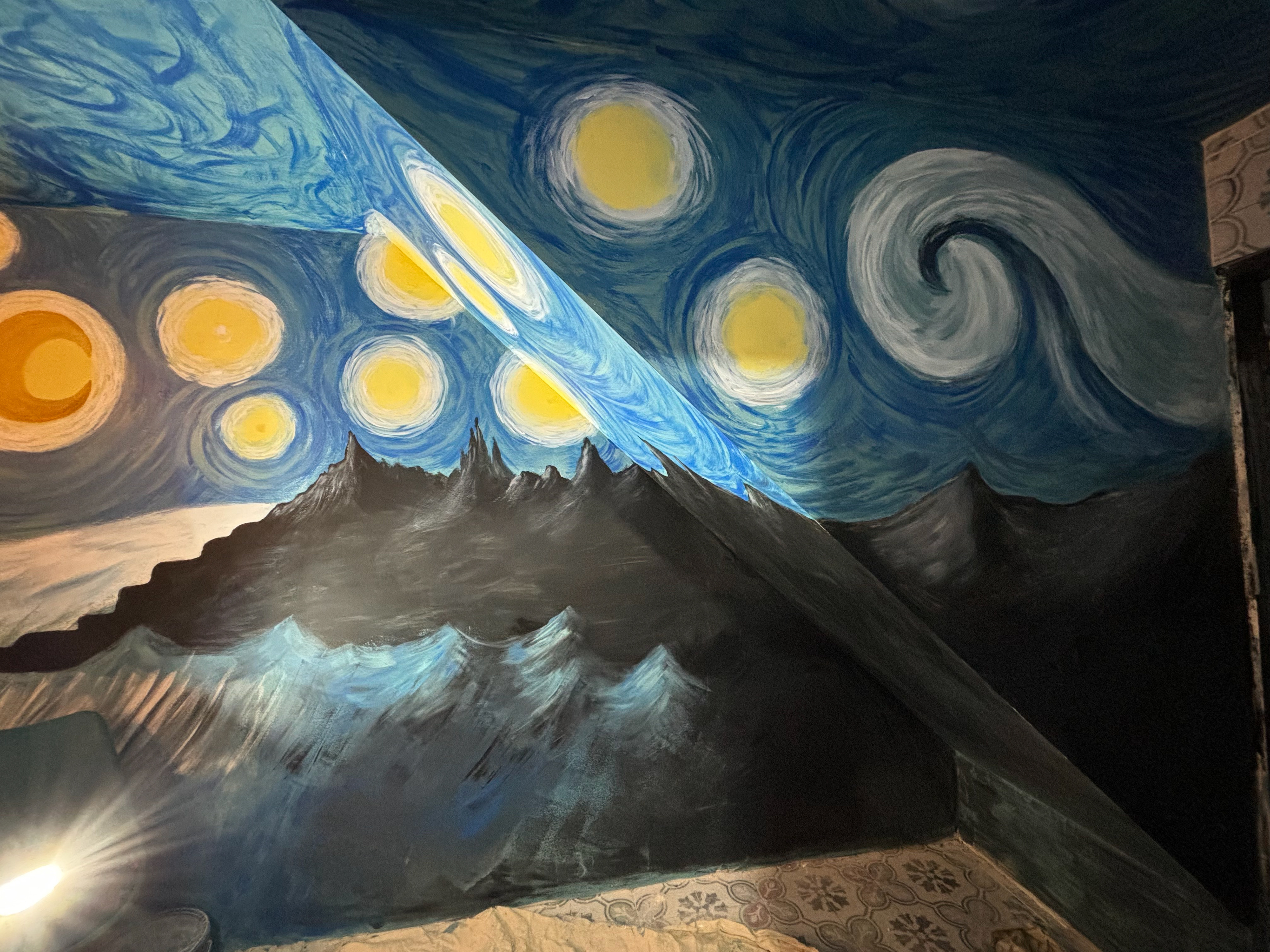 Starry Night, Cafe (The Hidden Lemon, Sale) 4/5