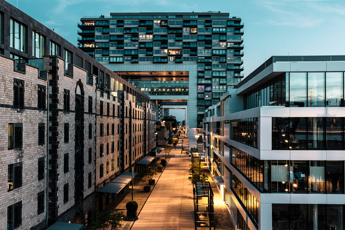 Kranhauser. Copyright © 2018-2021 David Romualdo | All Rights Reserved