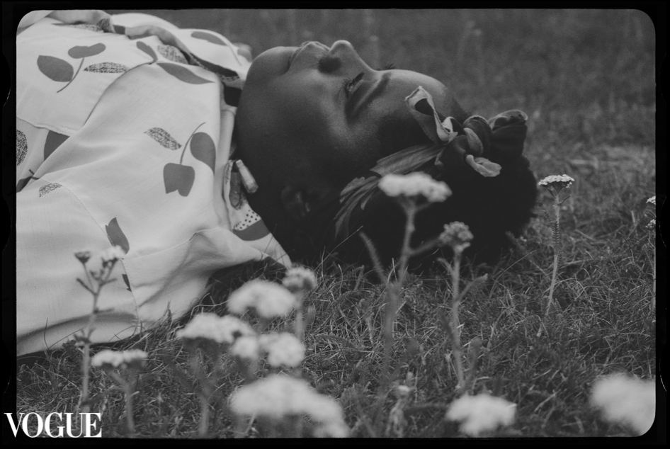 Vanessa and the flowers - June 2022