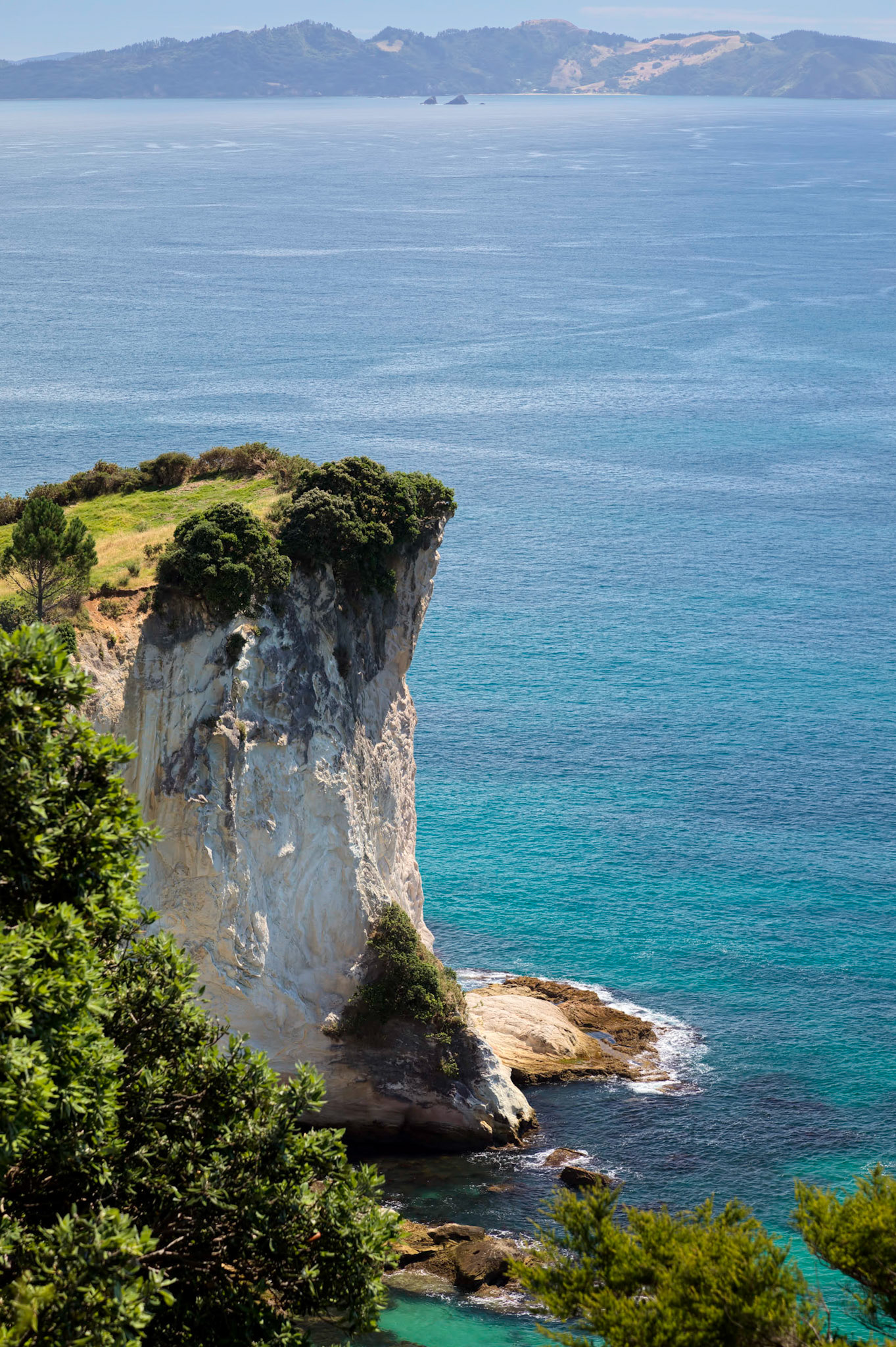 Cathedral Cove near Hahei in New Zealand
