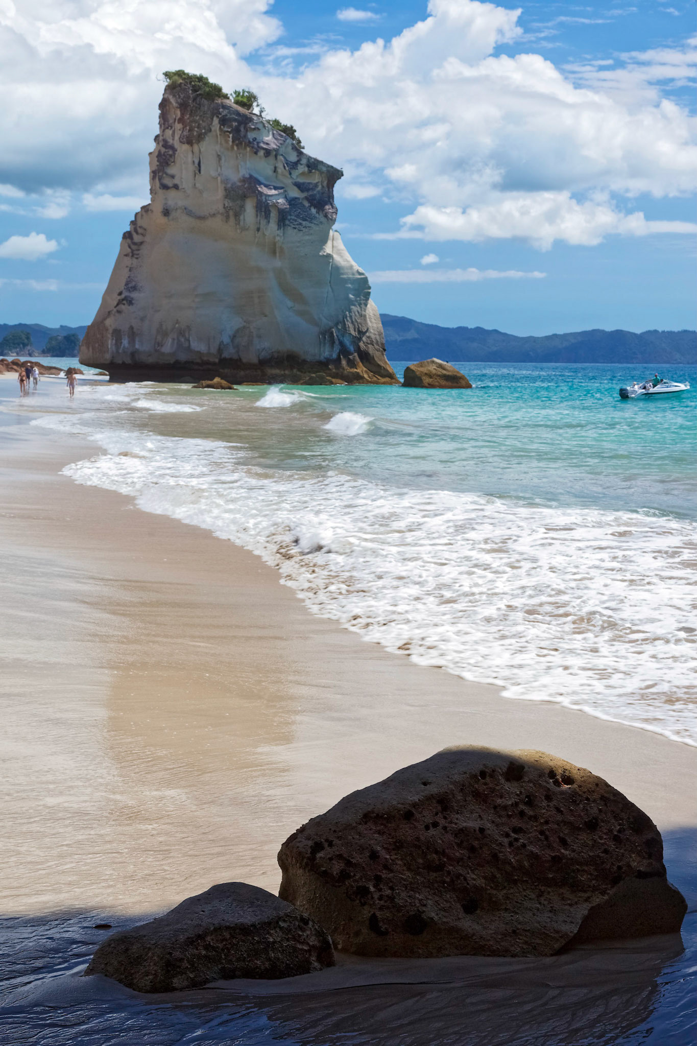 Cathedral Cove Beach near Hahei in New Zealand