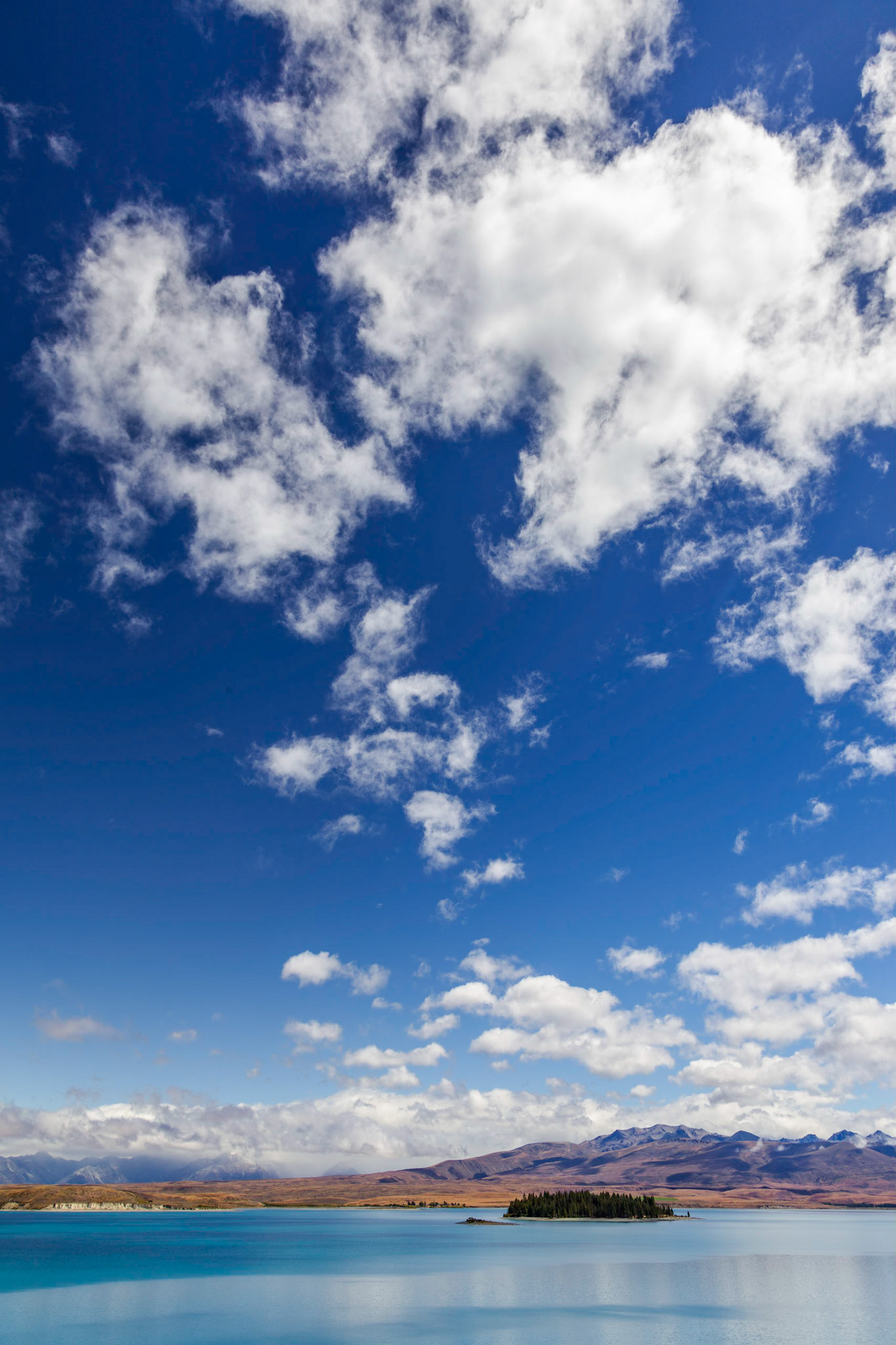 Scenic view of colourful Lake Tekapo