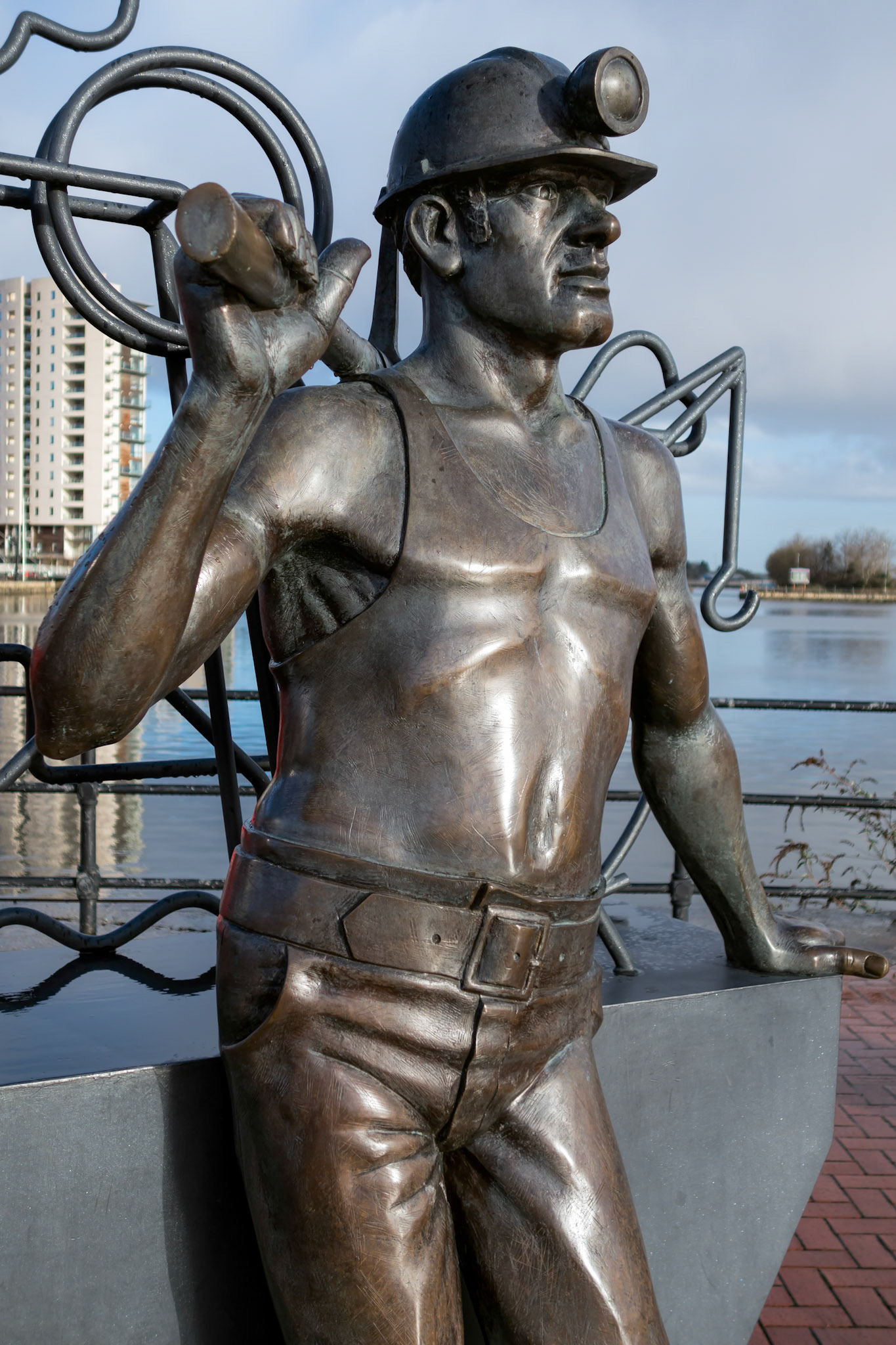 Pit to Port Coal Miner Sculpture Cardiff Bay