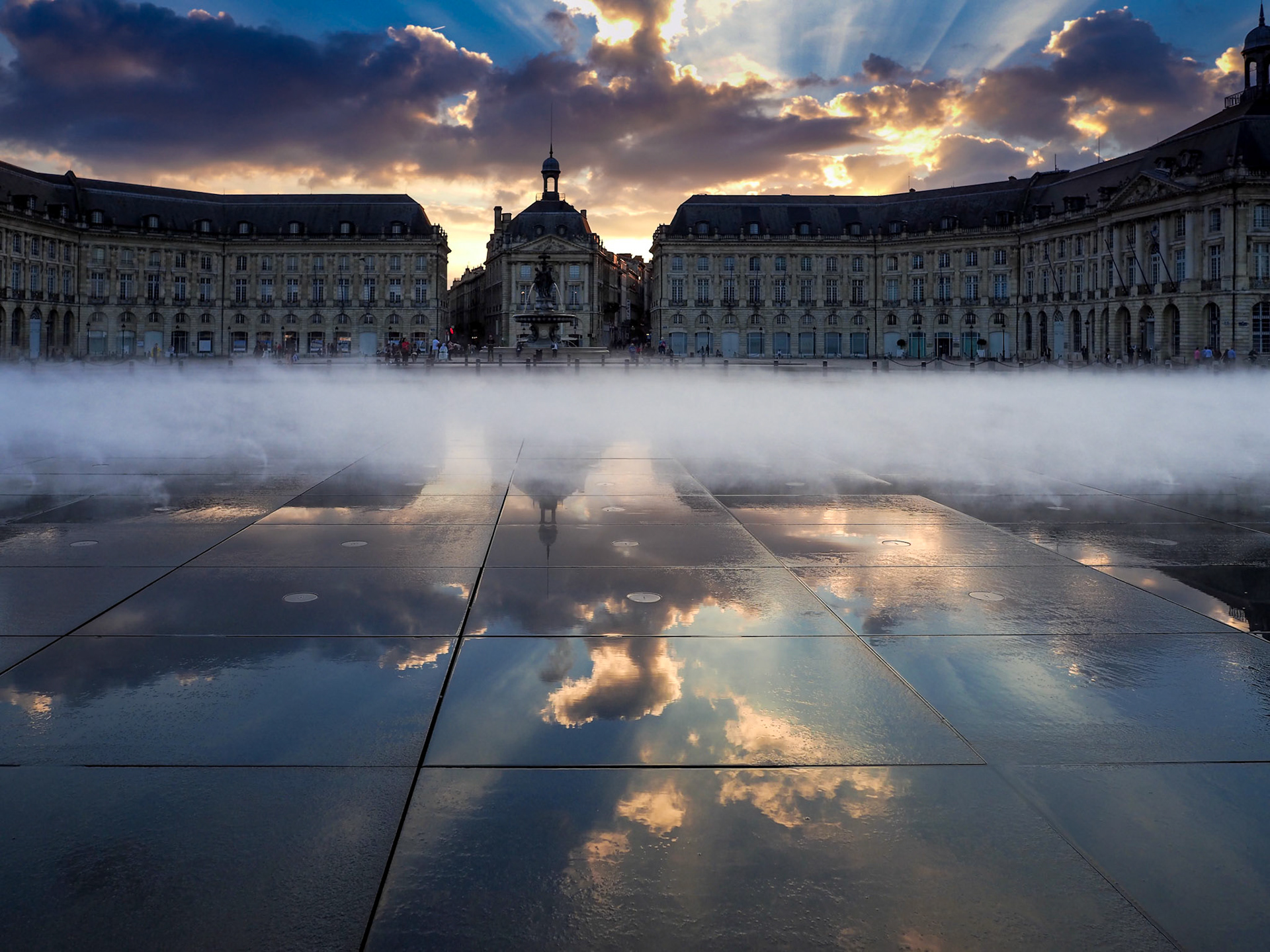 Miroir d'Eau at Place de la Bourse in Bordeaux