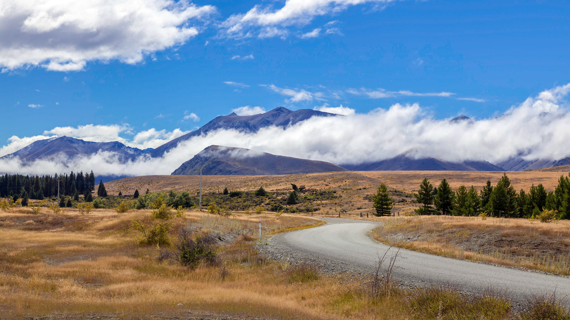 Track Running alongside Lake Tekapo