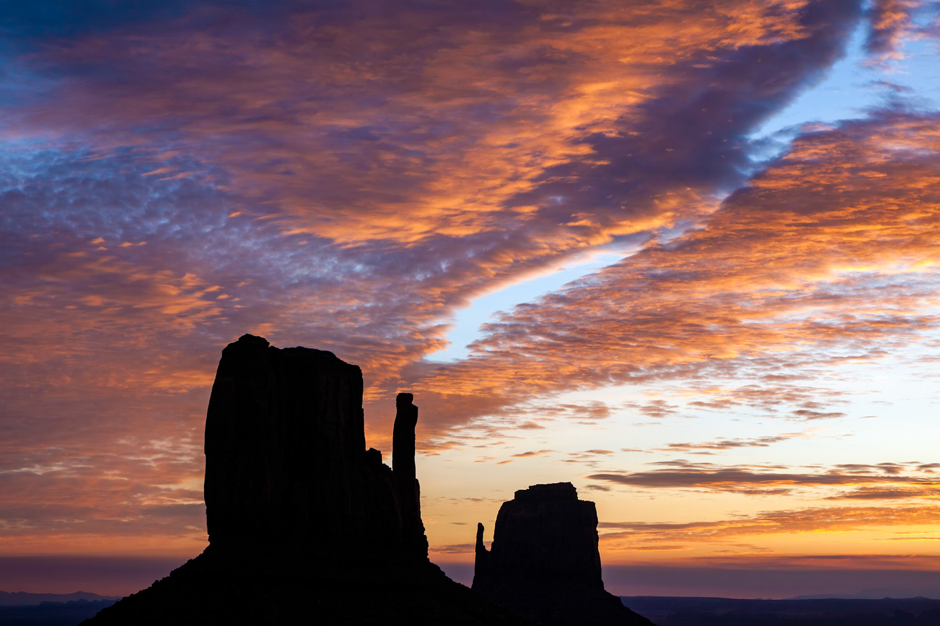 View of the Mittens in Monument Valley