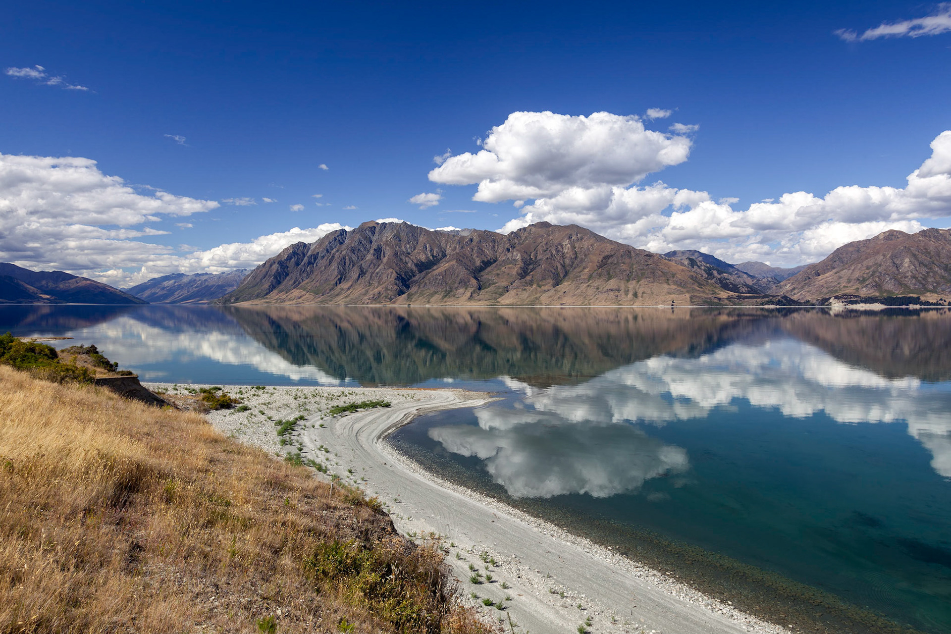 Scenic View of Lake Hawea