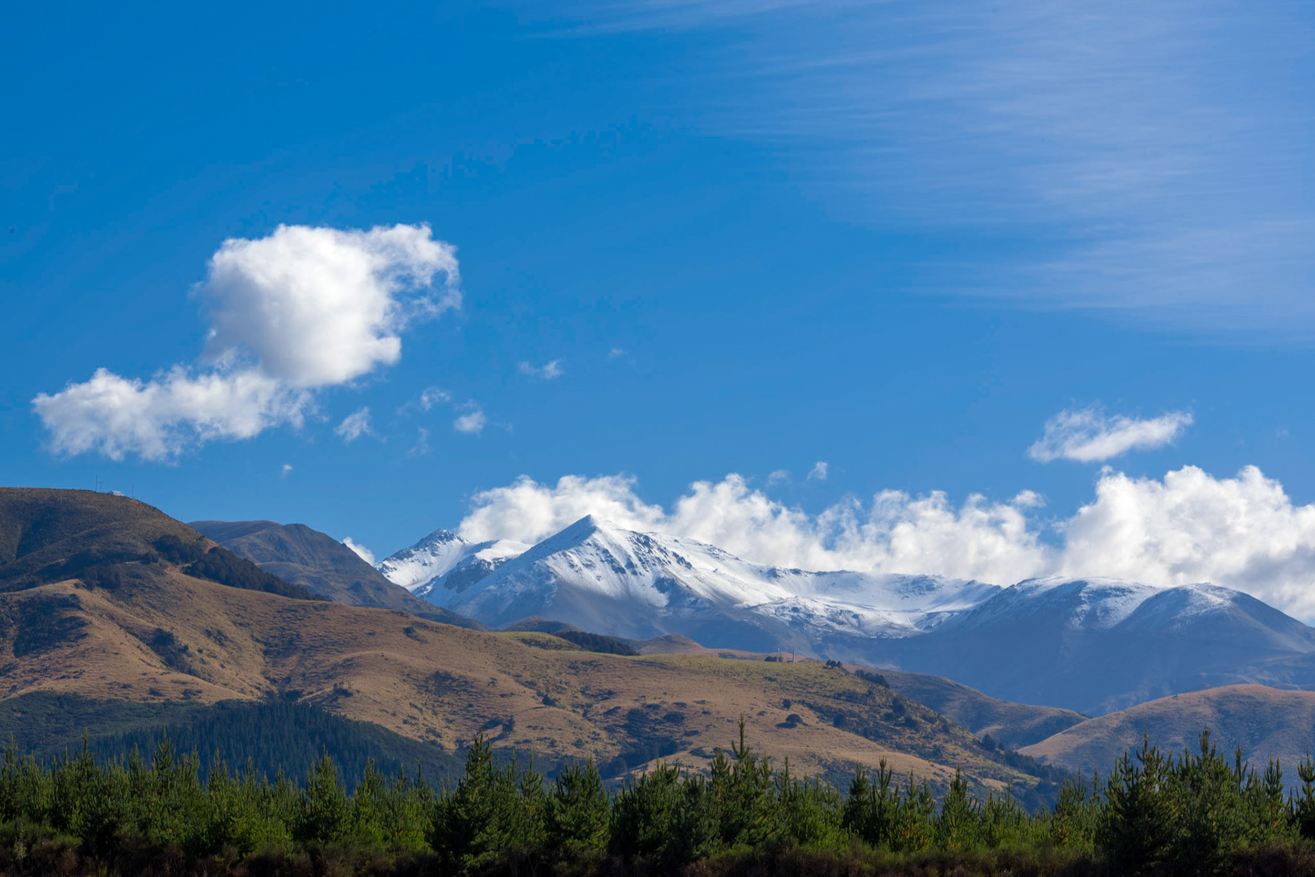 View of the countryside around Mount Hutt