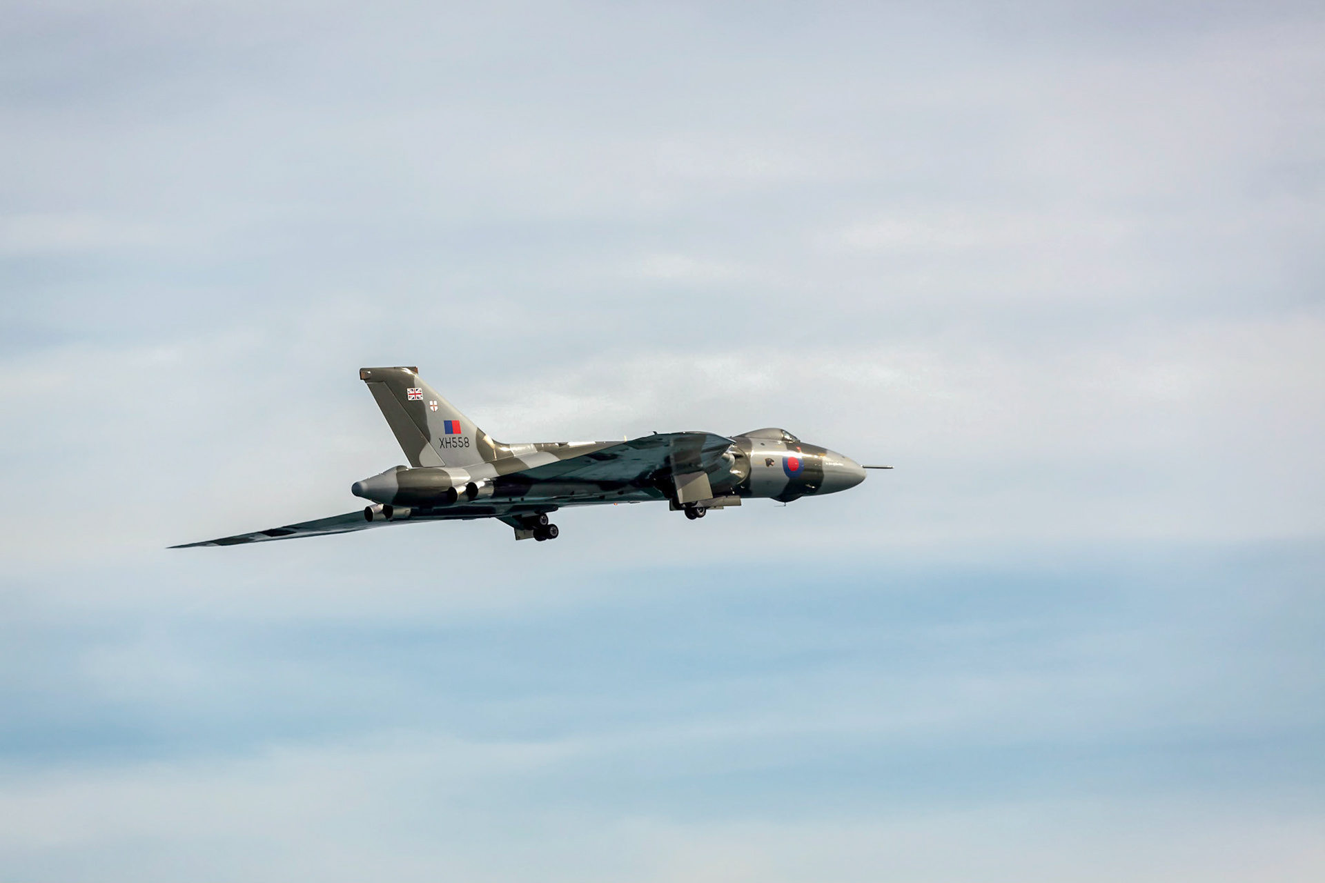 Avro Vulcan XH558 at Airbourne