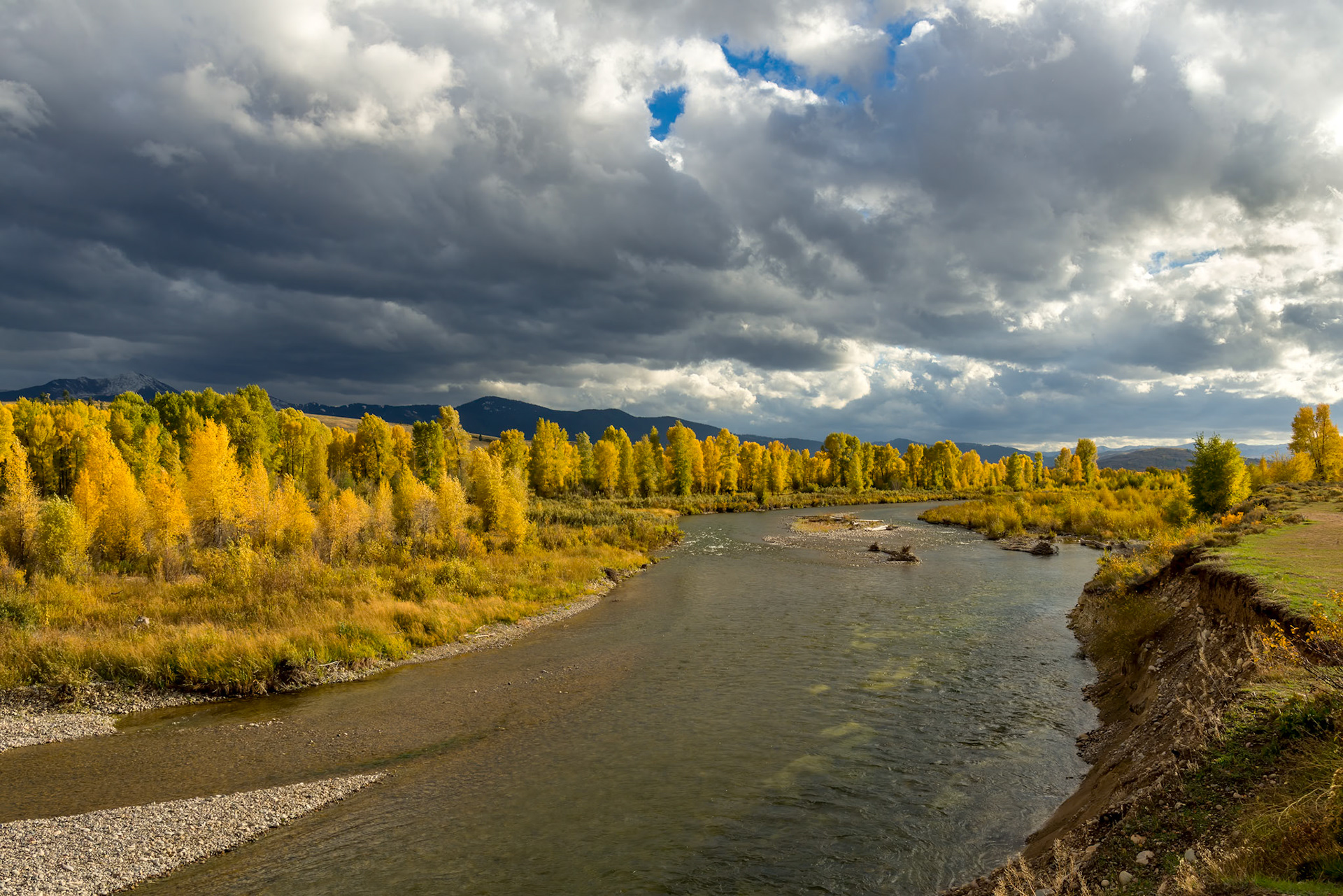 View along the Gros Ventre River in autumn