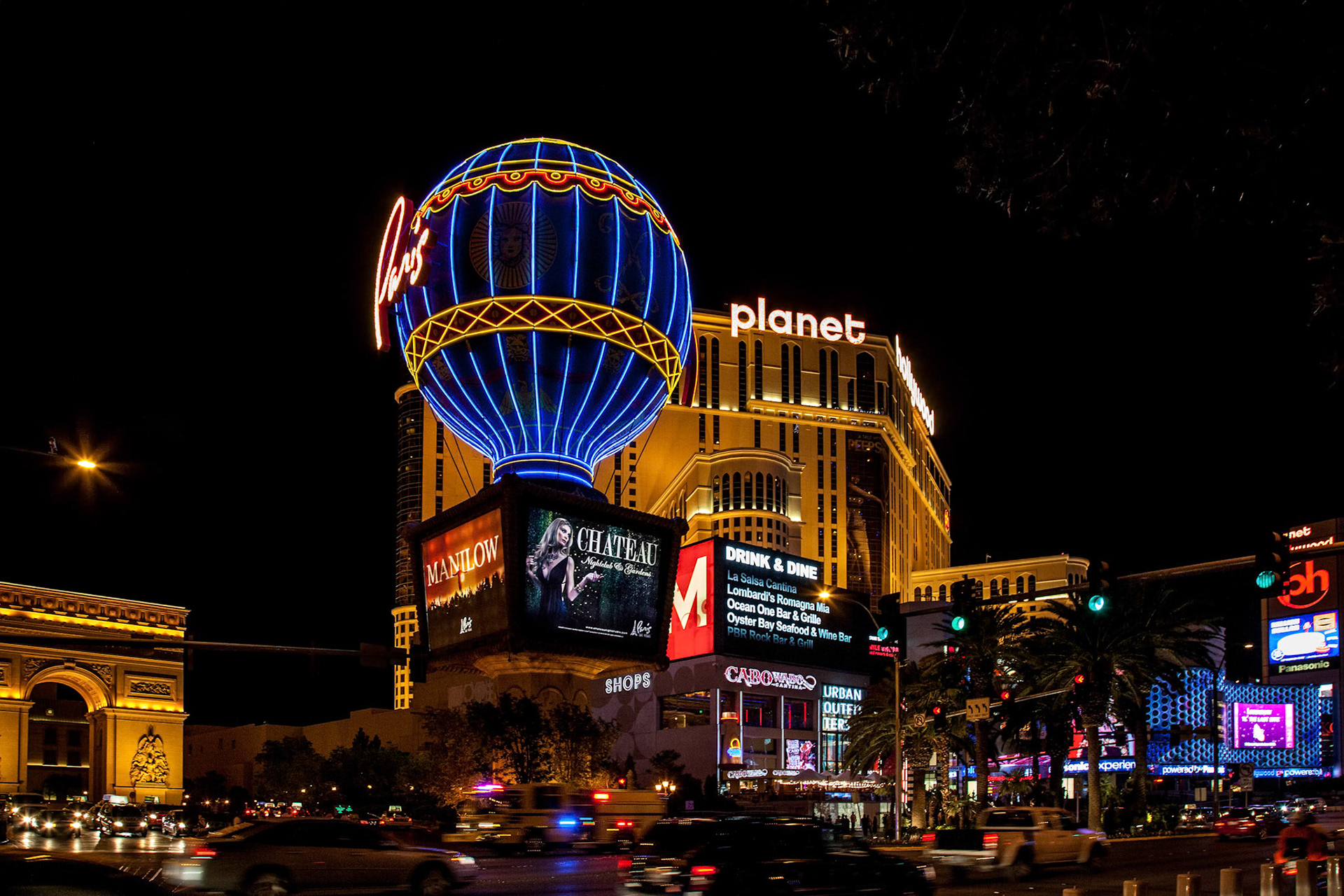 Hot Air Lalloon Replica Paris Hotel at Night in Las Vegas