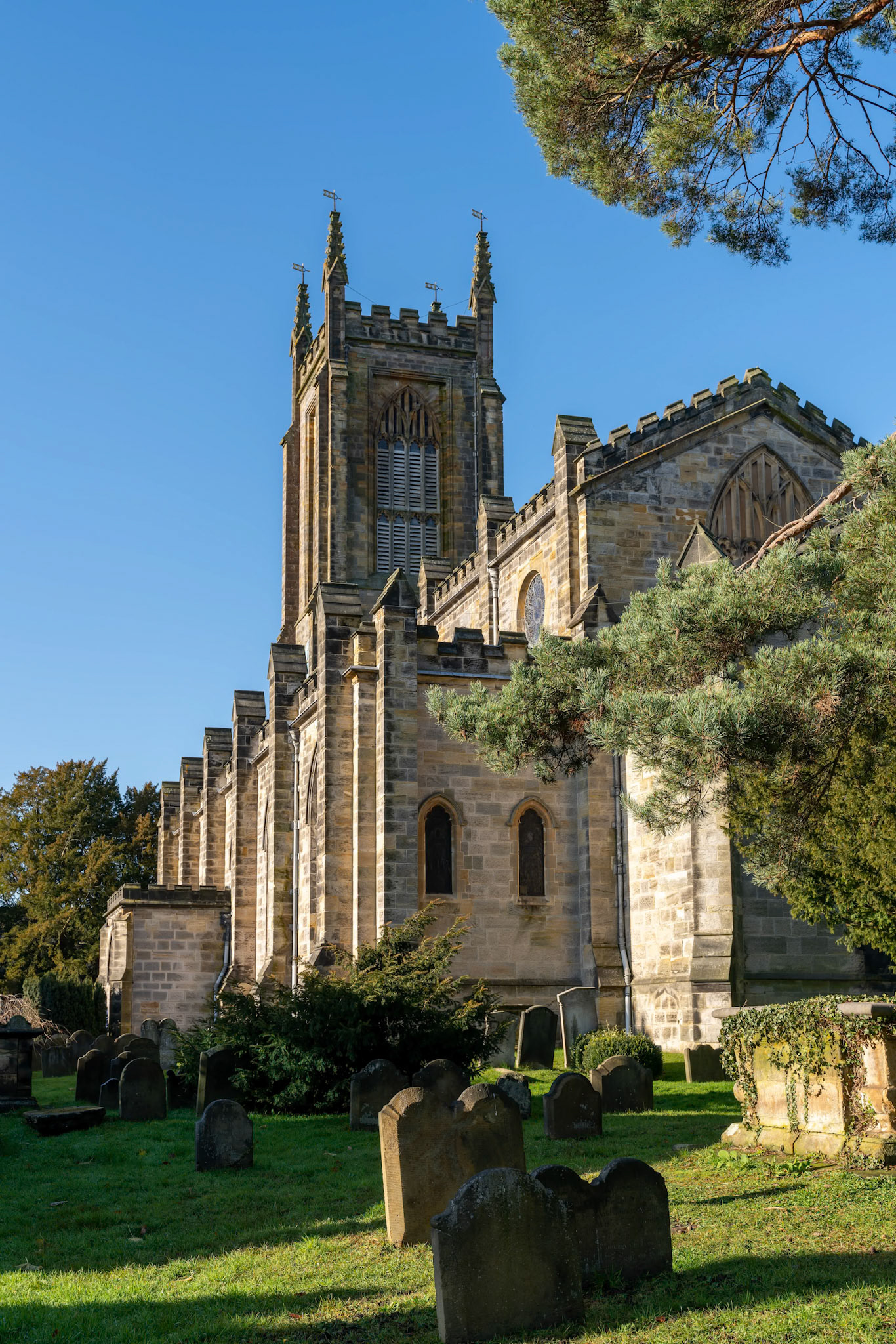 EAST GRINSTEAD, WEST SUSSEX/UK - NOVEMBER 29 : Exterior view of St Swithun's Church in East Grinstead West Sussex on November 29, 2019
