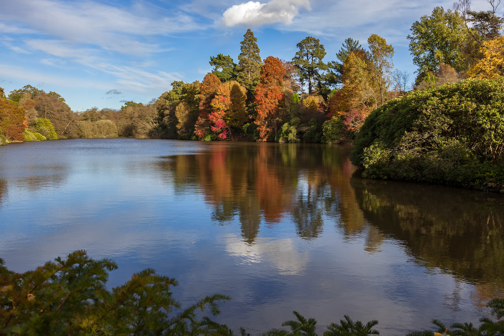 Sheffield Park Gardens in Autumn