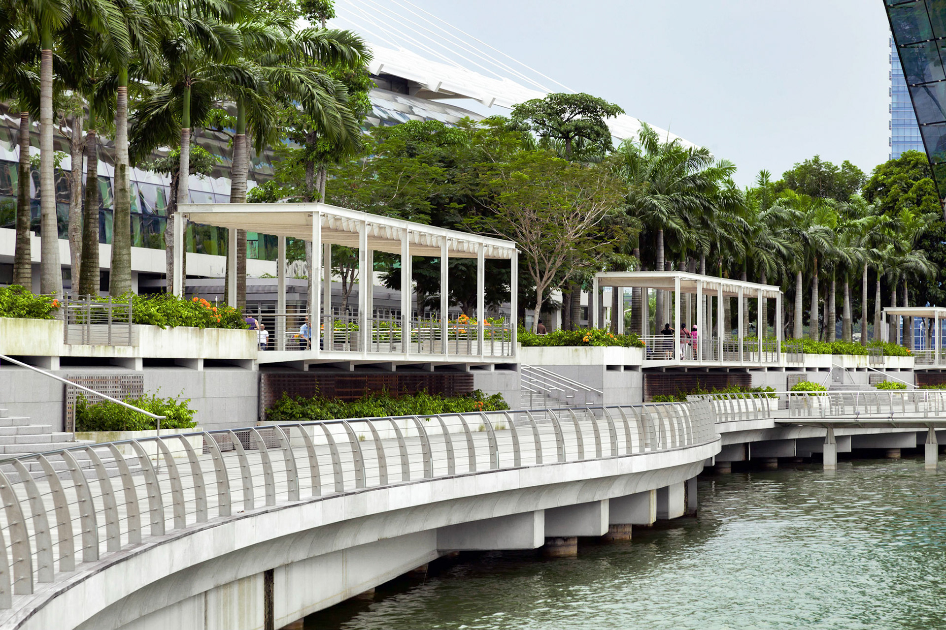 Esplanade outside the Marina Bay Sands Shopping Centre