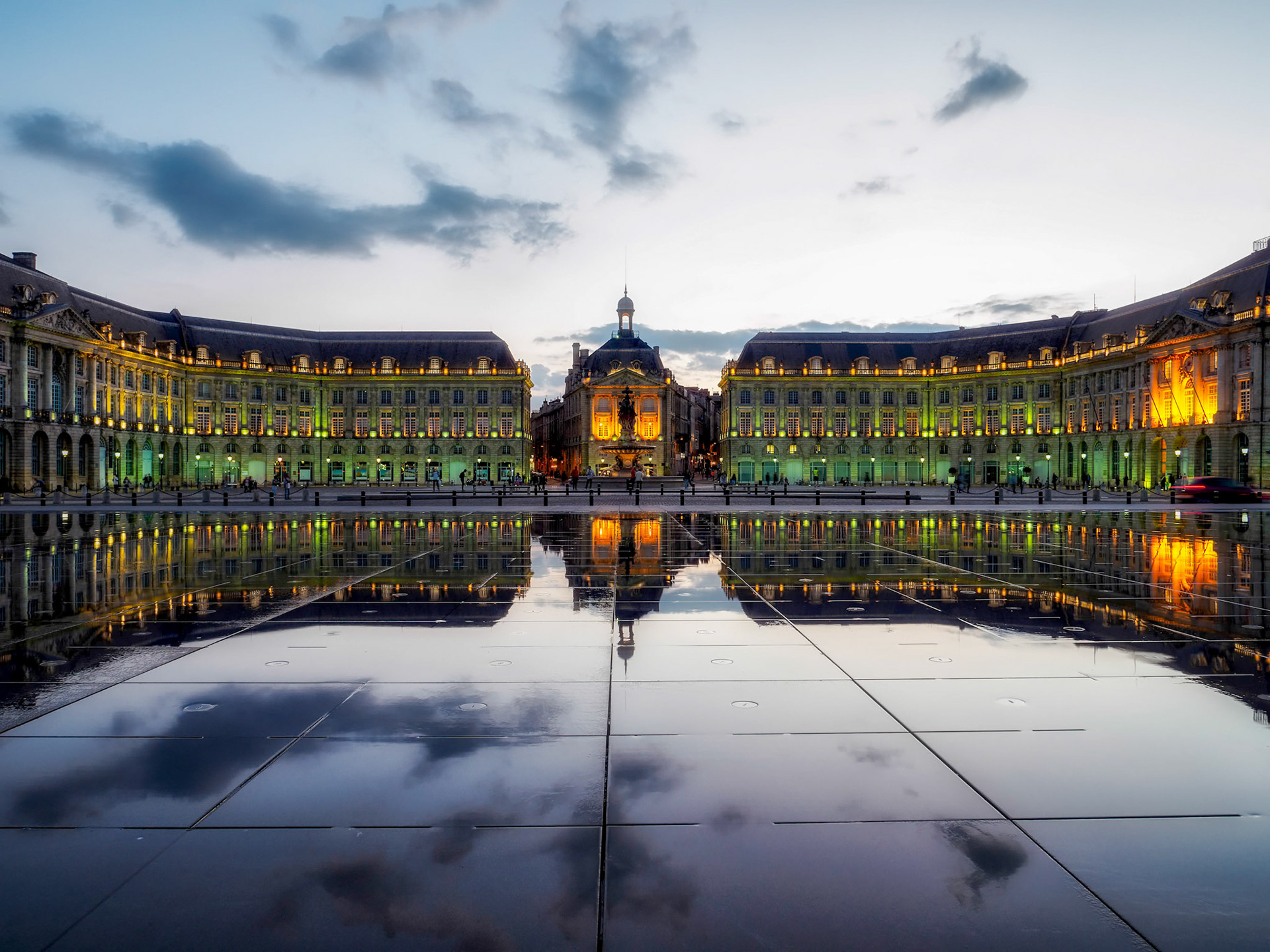 Miroir d'Eau at Place de la Bourse in Bordeaux