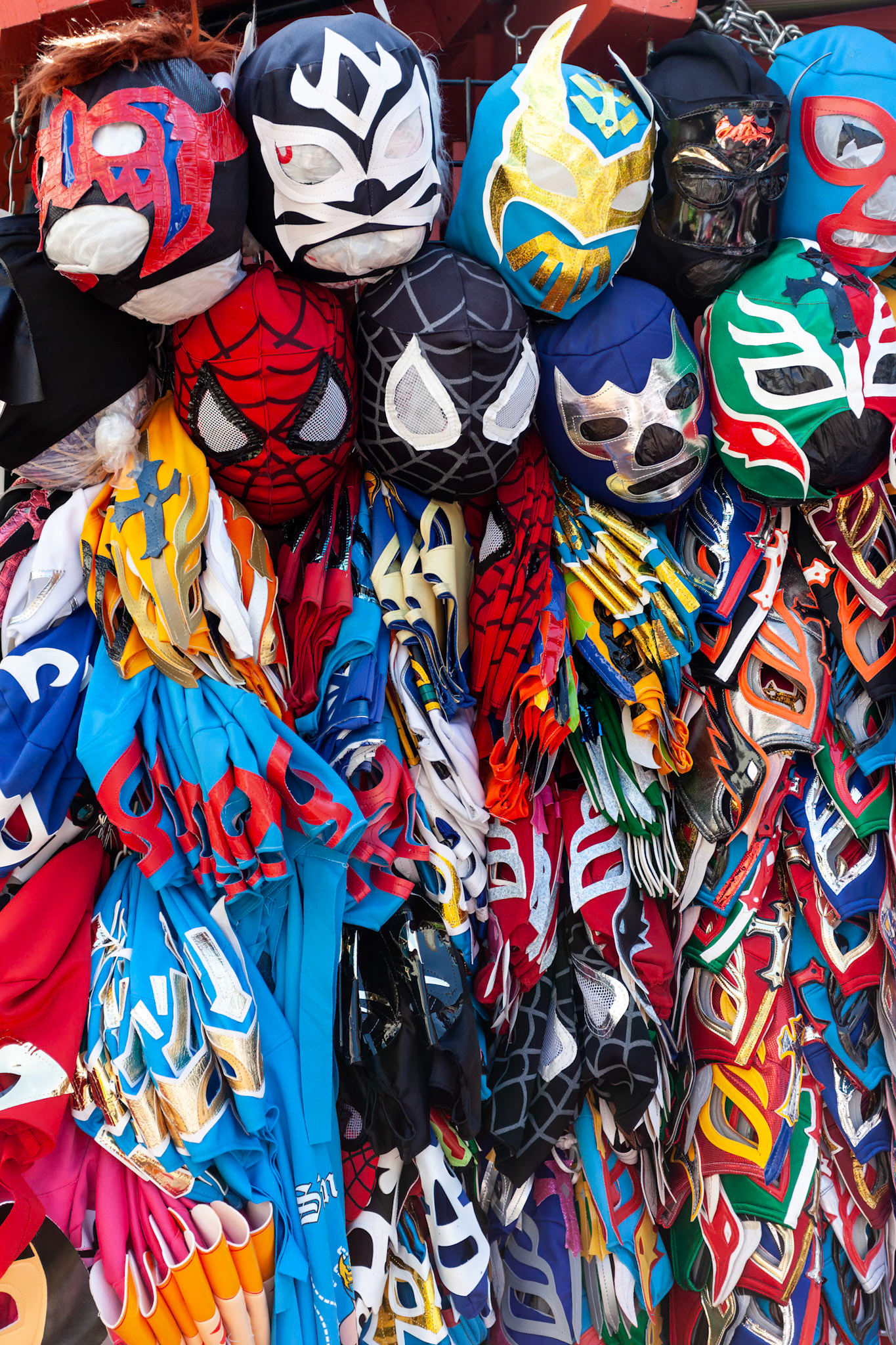 LOS ANGELES, CALIFORNIA, USA - AUGUST 10 : Olvera Street market in Los Angeles, California, USA on August 10, 2011