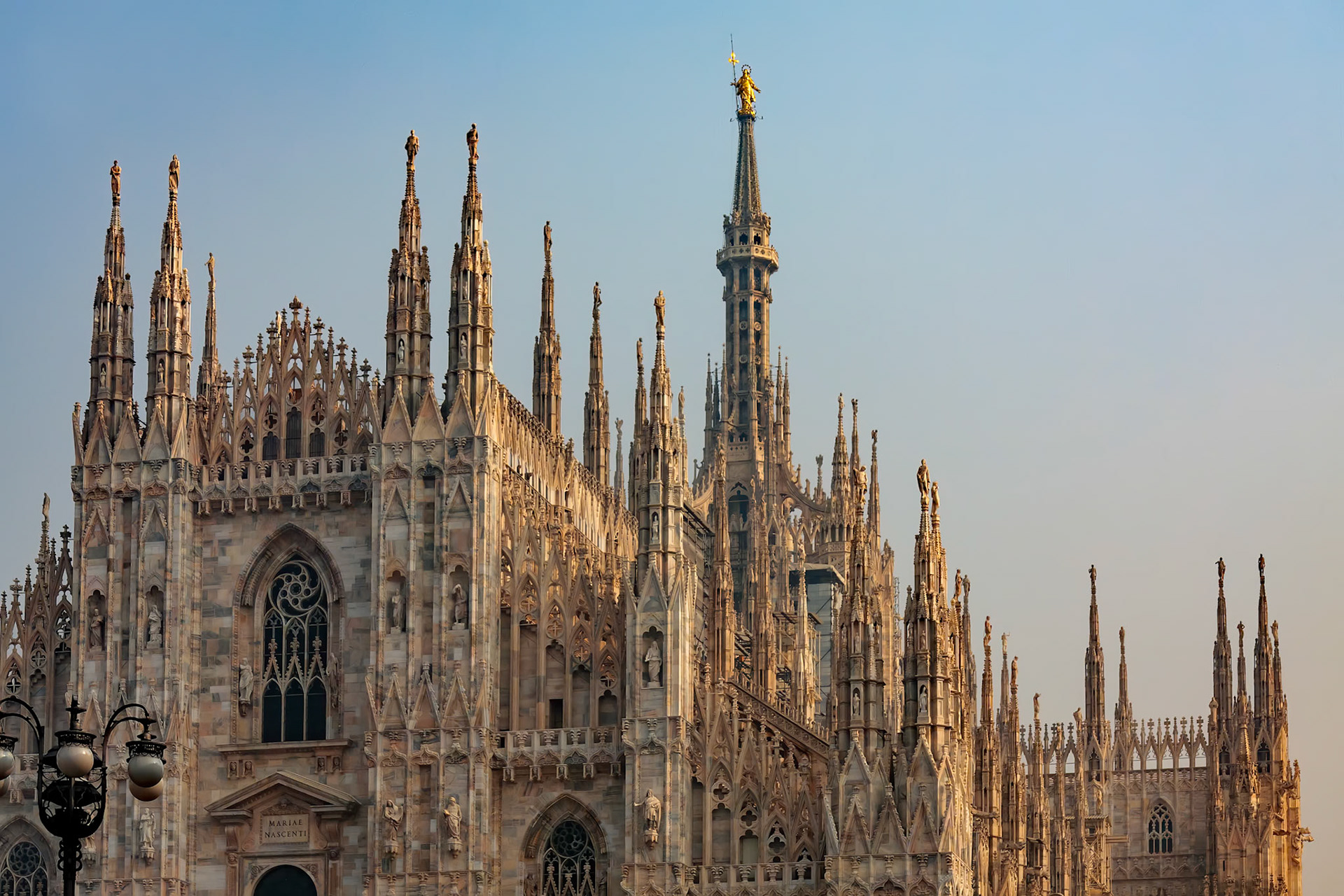 MILAN, ITALY, EUROPE - FEBRUARY 23 : Detail of the skyline of the Duomo in Milan on February 23, 2008