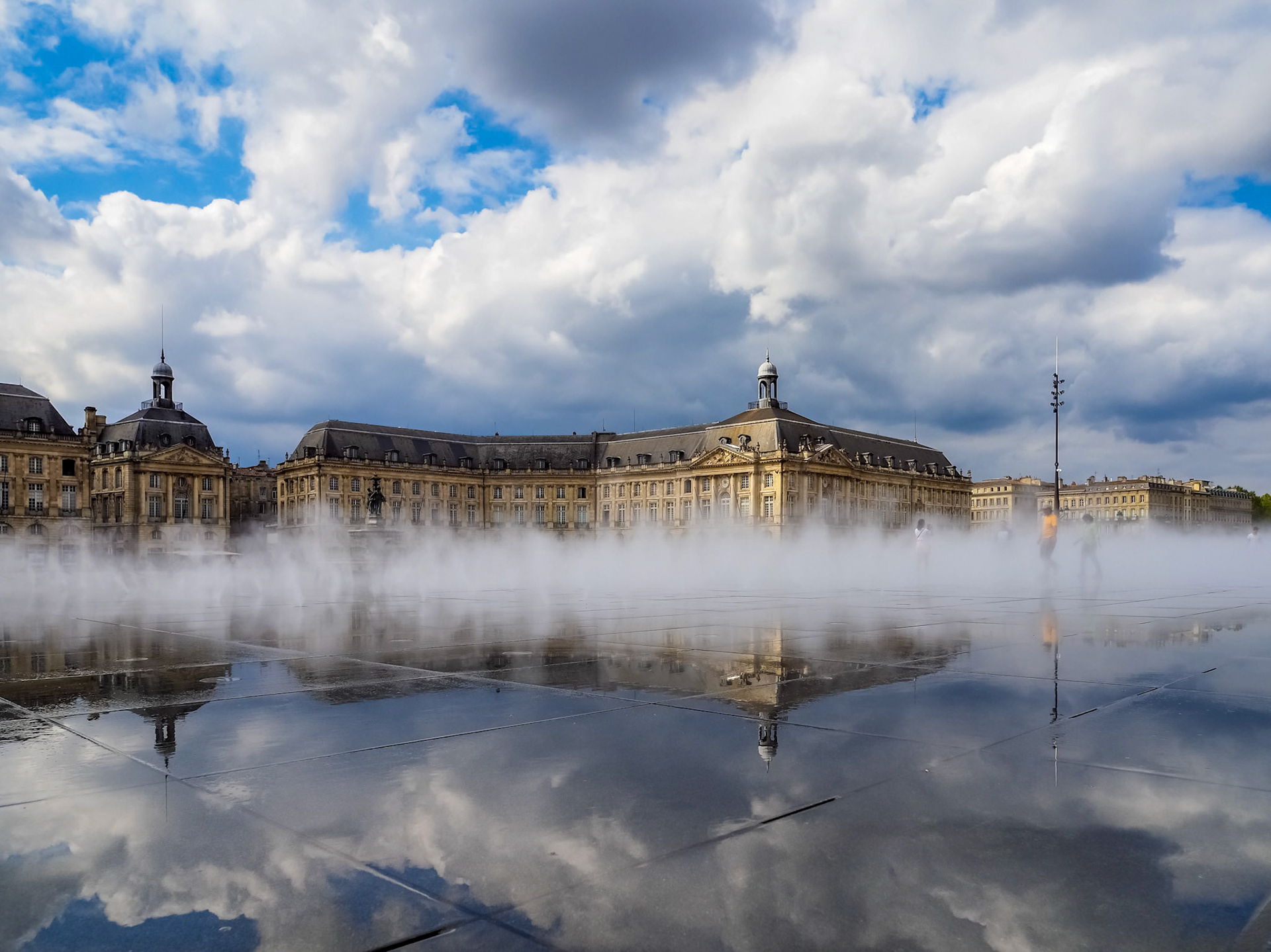 Miroir d'Eau at Place de la Bourse in Bordeaux