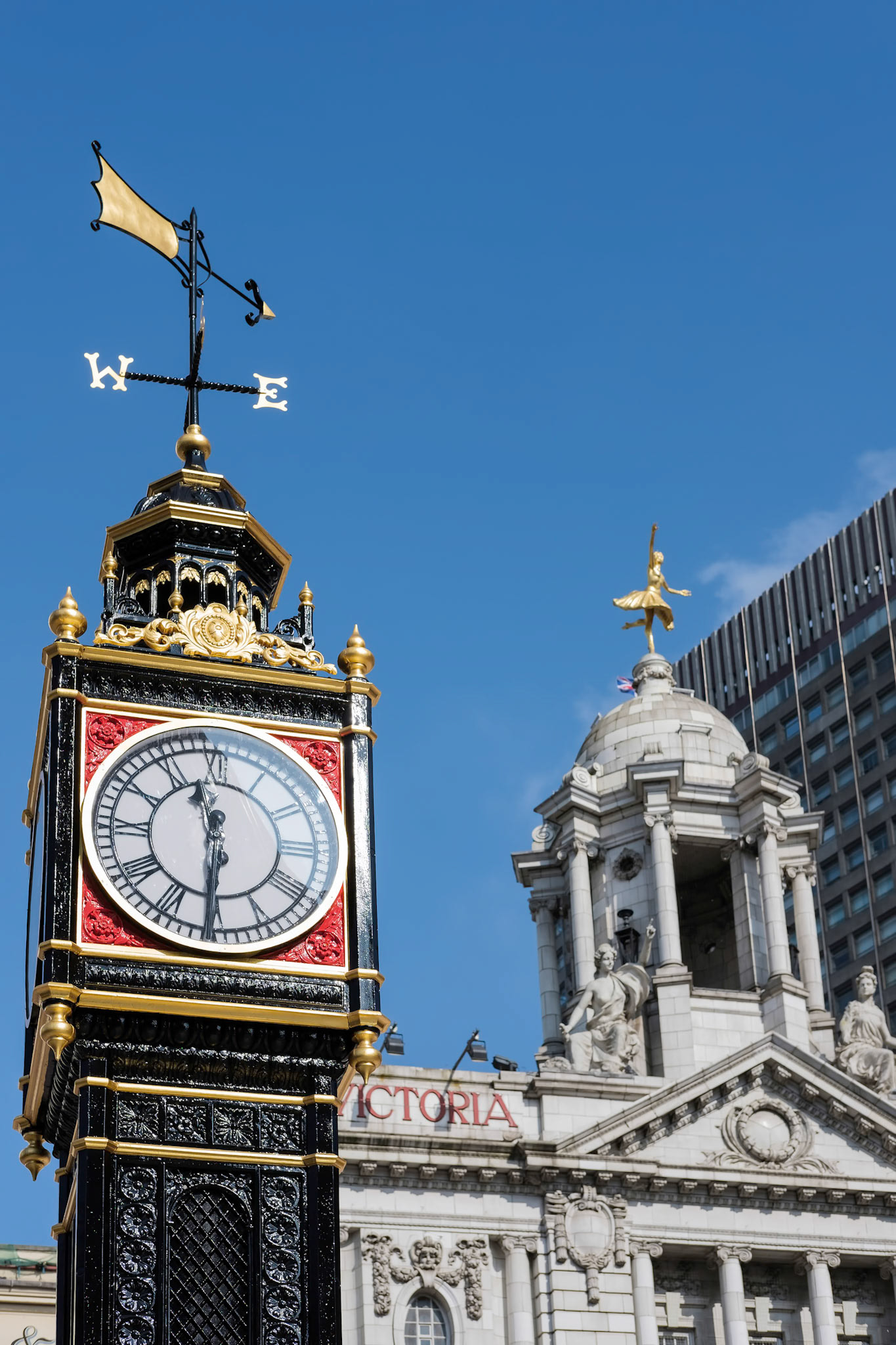 Little Ben outside Victoria Bus Station