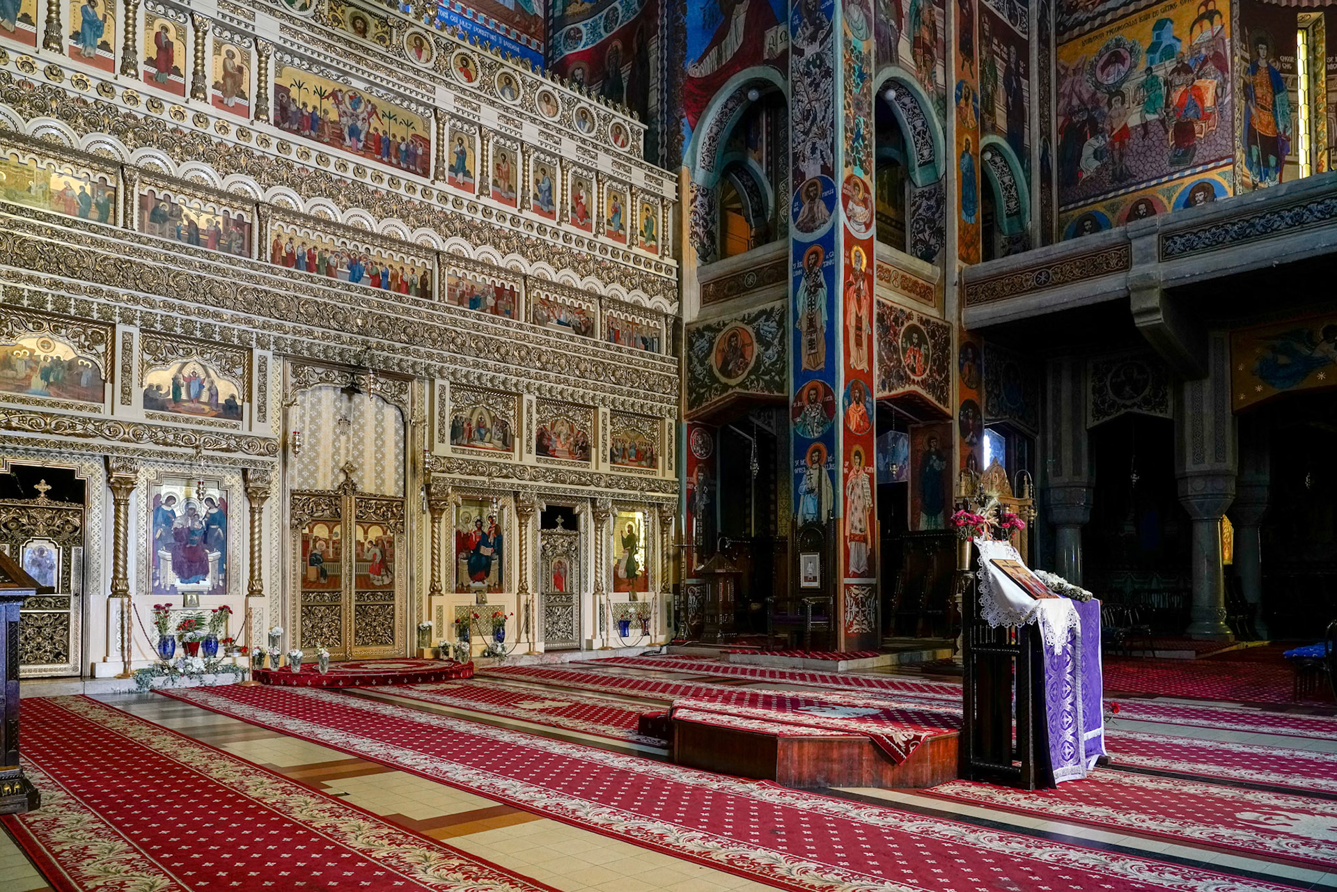 TARGU MURES, TRANSYLVANIA/ROMANIA - SEPTEMBER 17 : Decorative interior view of Ascension Cathedral in Targu Mures Transylvania Romania on September 17, 2018