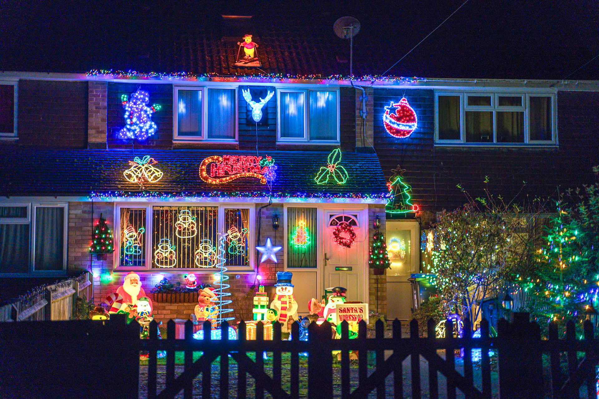 FELBRIDGE, SURREY/UK - DECEMBER 12 : Christmas lights display in Felbridge Surrey on December 12, 2018